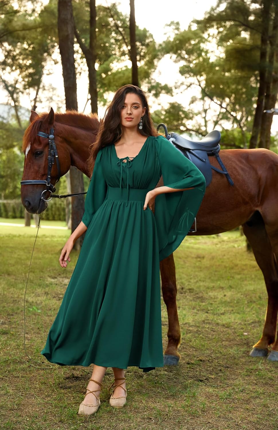 Thumbnail 1 de SCARLET DARKNESS Damen Renaissance-Kleid mit V-Ausschnitt, hoher Taille & Schlitz vorne