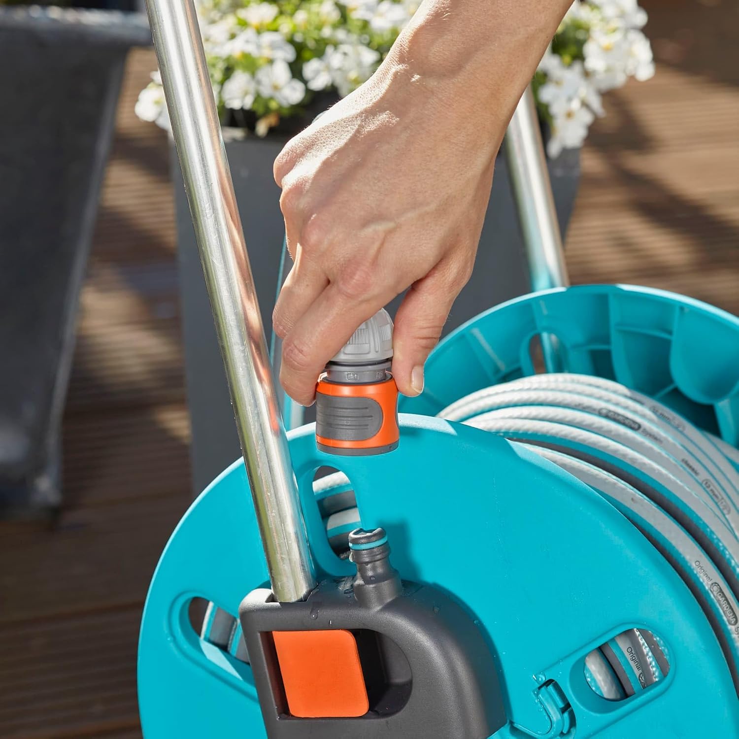 Detalle de GARDENA CleverRoll S – Schlauchwagen mit platzsparender Aufbewahrung (18500-20)