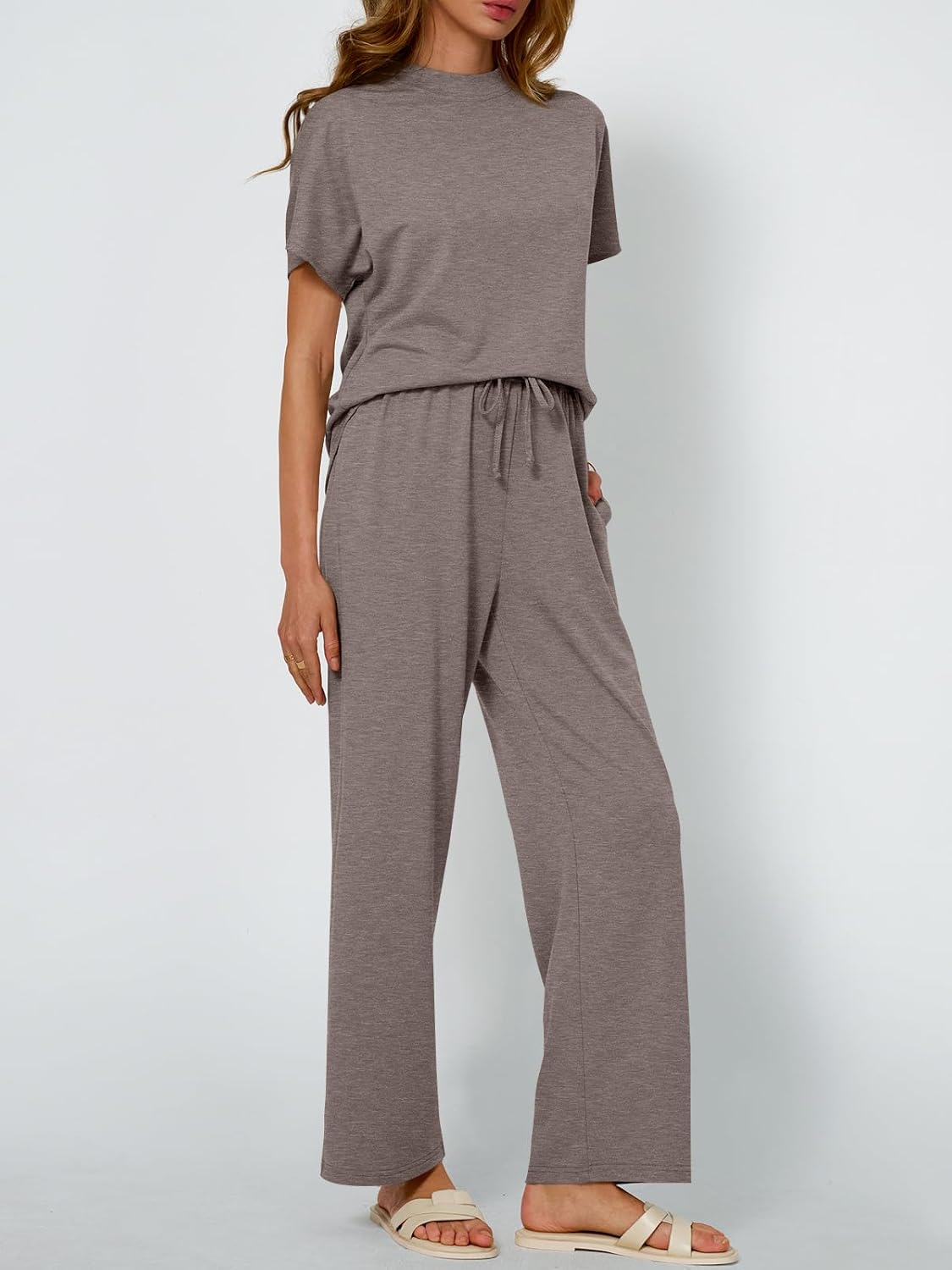 Detalle de AUTOMET Women's 2-Piece Matching Lounge Set (2026 Summer) — Mock Neck Sweatsuits
