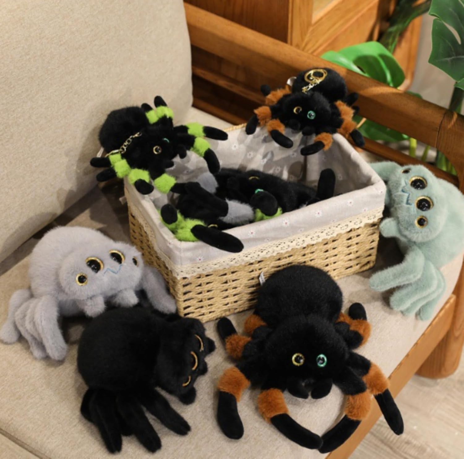 Thumbnail 5 de TROYSINC Vieräugige Spinne Stofftier als Plüschtier & Wurfkissen (16 x 25 cm), Schwarz