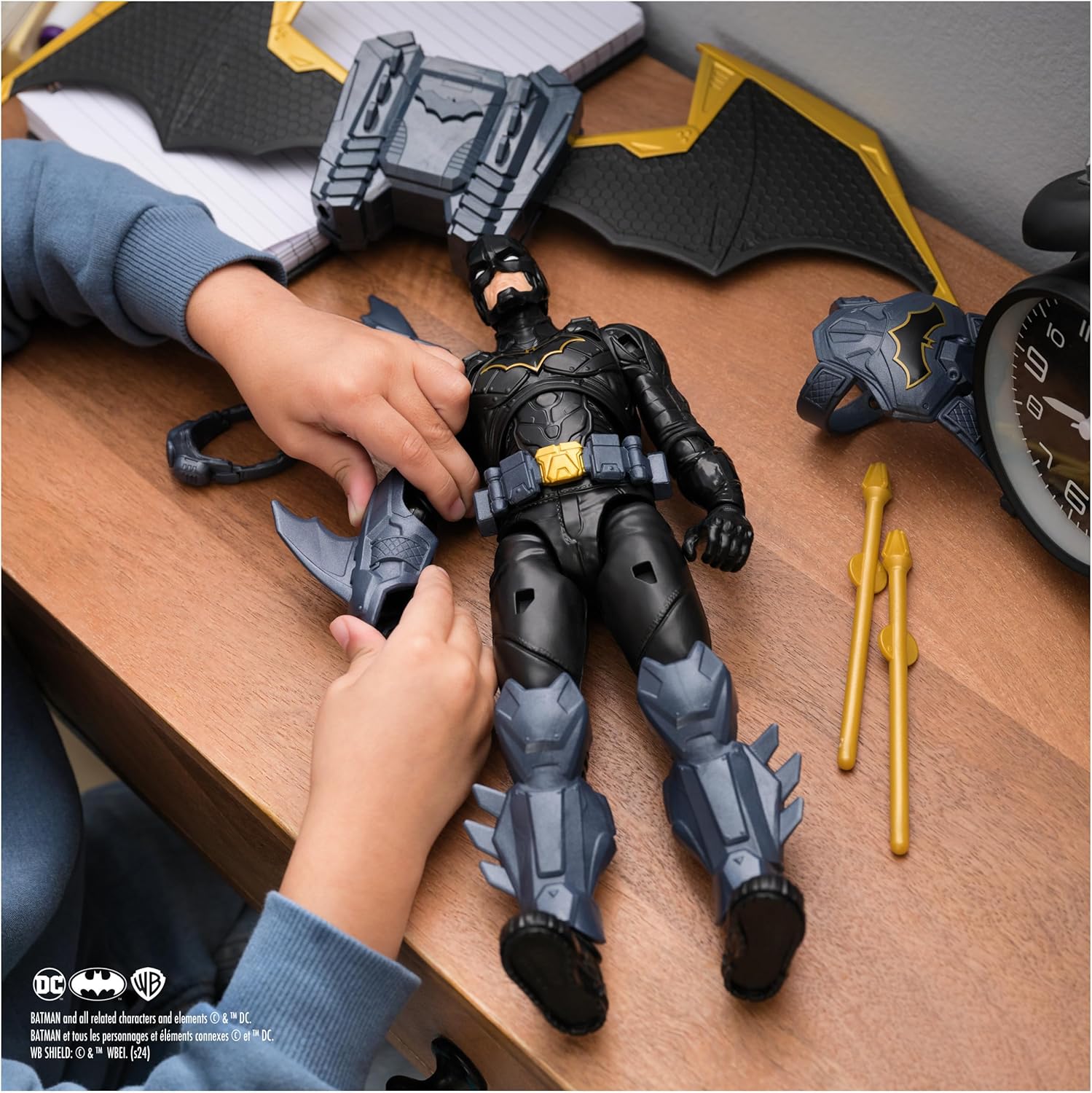 Thumbnail 6 de Night Sky Batman Action Figure (30 cm) with Expandable Wings – 17 Points of Articulation