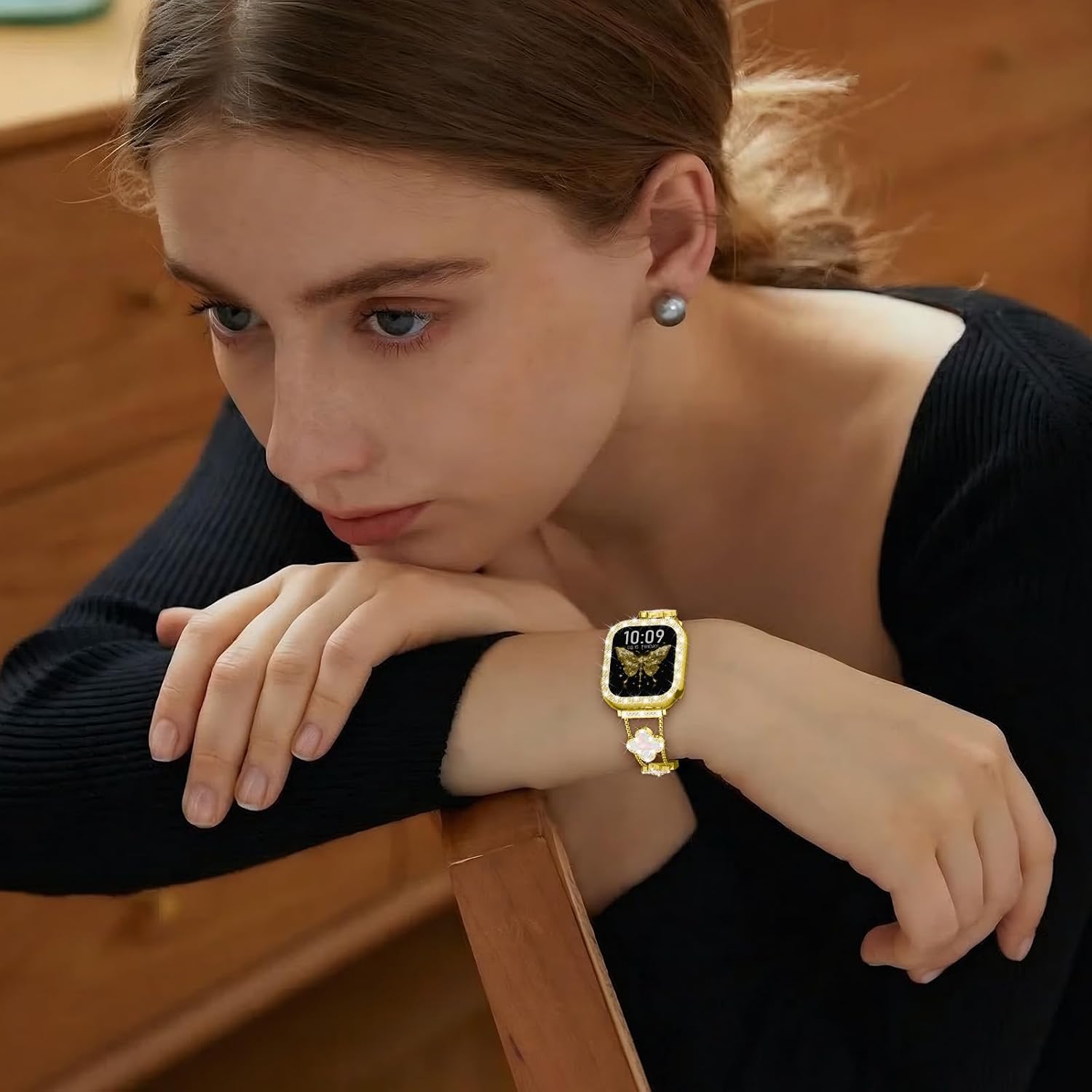 Thumbnail 6 de Metall-Armband mit Diamant-Schutzhülle für Apple Watch – Vierblättriges Kleeblatt-Design, Edelstahlband, passend für Series 11 bis SE (38–42 mm) in Gold/Weiß