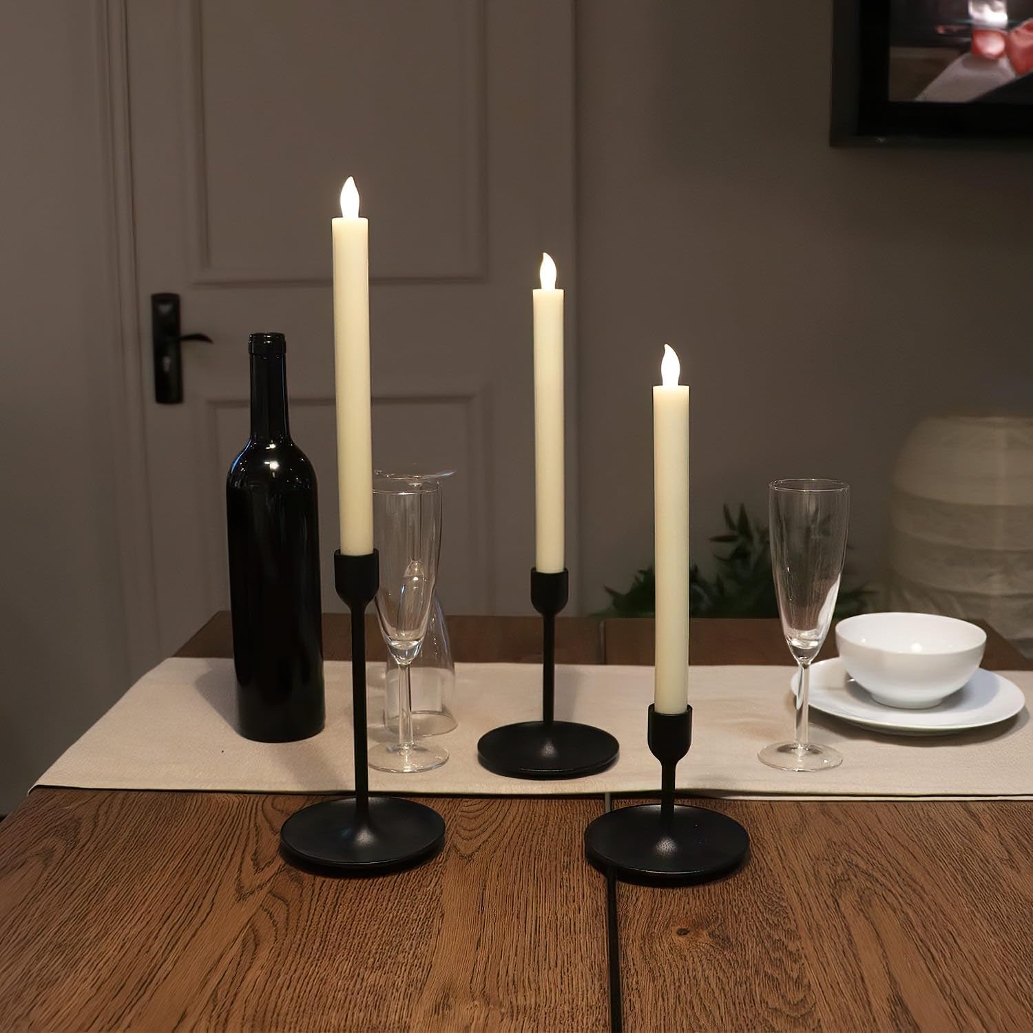 Detalle de Rhytsing Ivory Battery Operated Taper Candle Set (5) with Remote