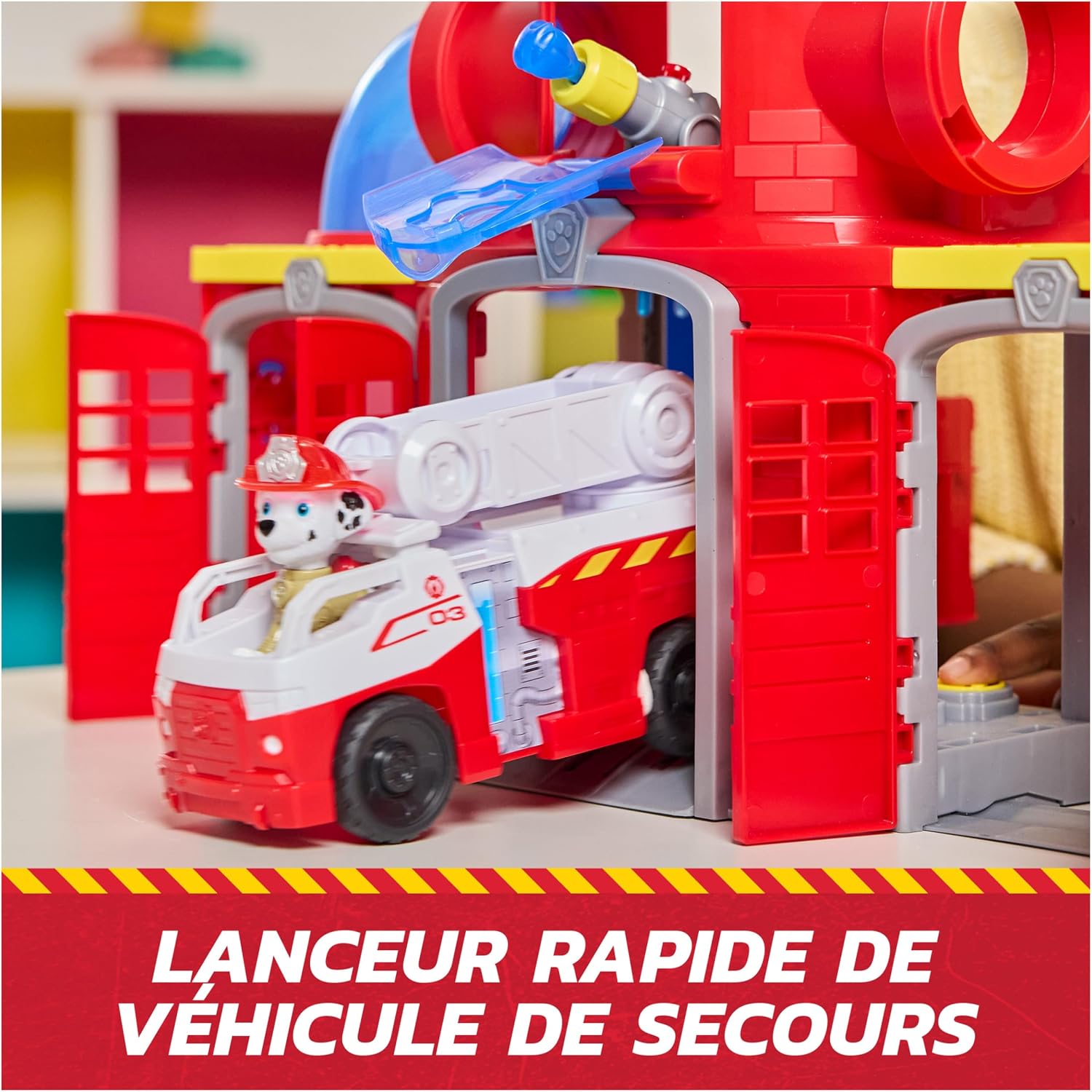 Detalle 2 de Paw Patrol Pat Patrouille – Caserne de pompiers Fire Rescue avec véhicule et figurine Marcus (Marshall) – jeu d’effets lumineux et sonores
