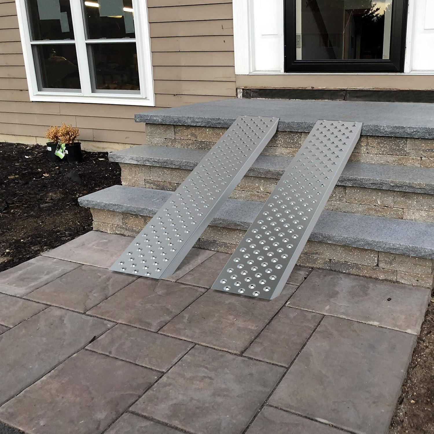Thumbnail 6 de Vounot Steel Load Ramp Pair for Vehicles and Equipment (135 x 23 cm, 400 kg Max)