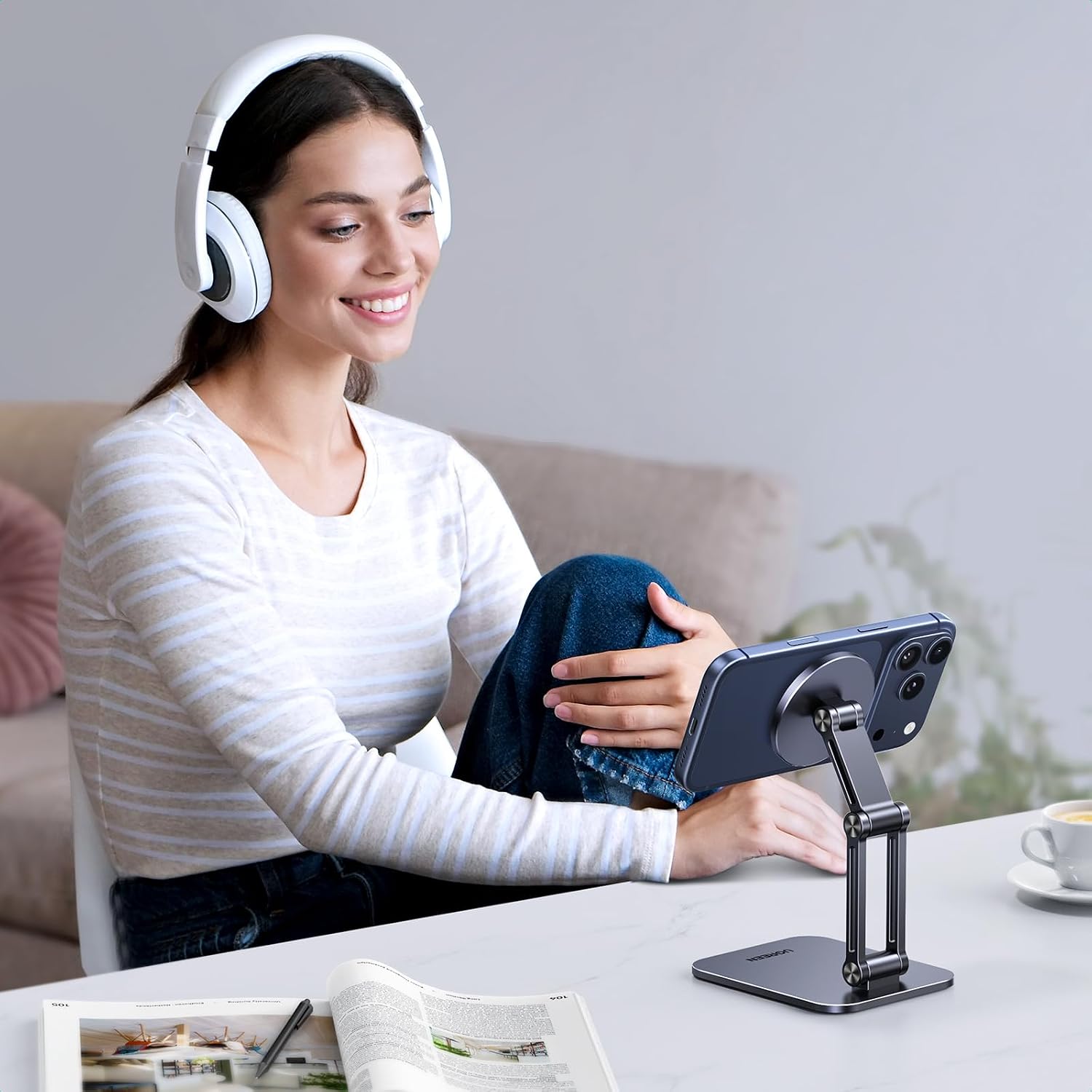 Detalle 2 de UGREEN Magsafe Phone Stand 360° adjustable