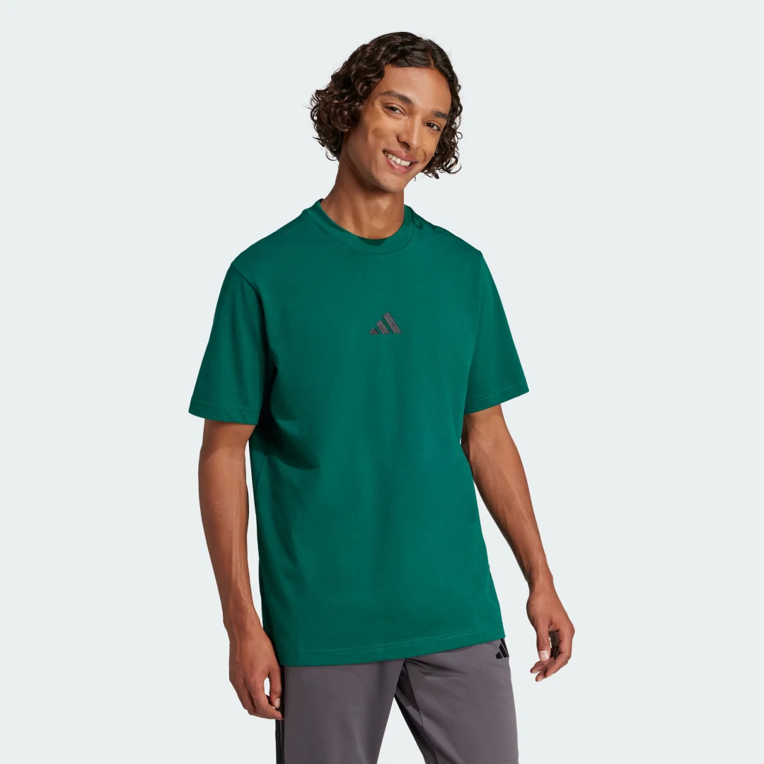 Detalle de Camiseta Essentials Small Logo Single Jersey de Adidas
