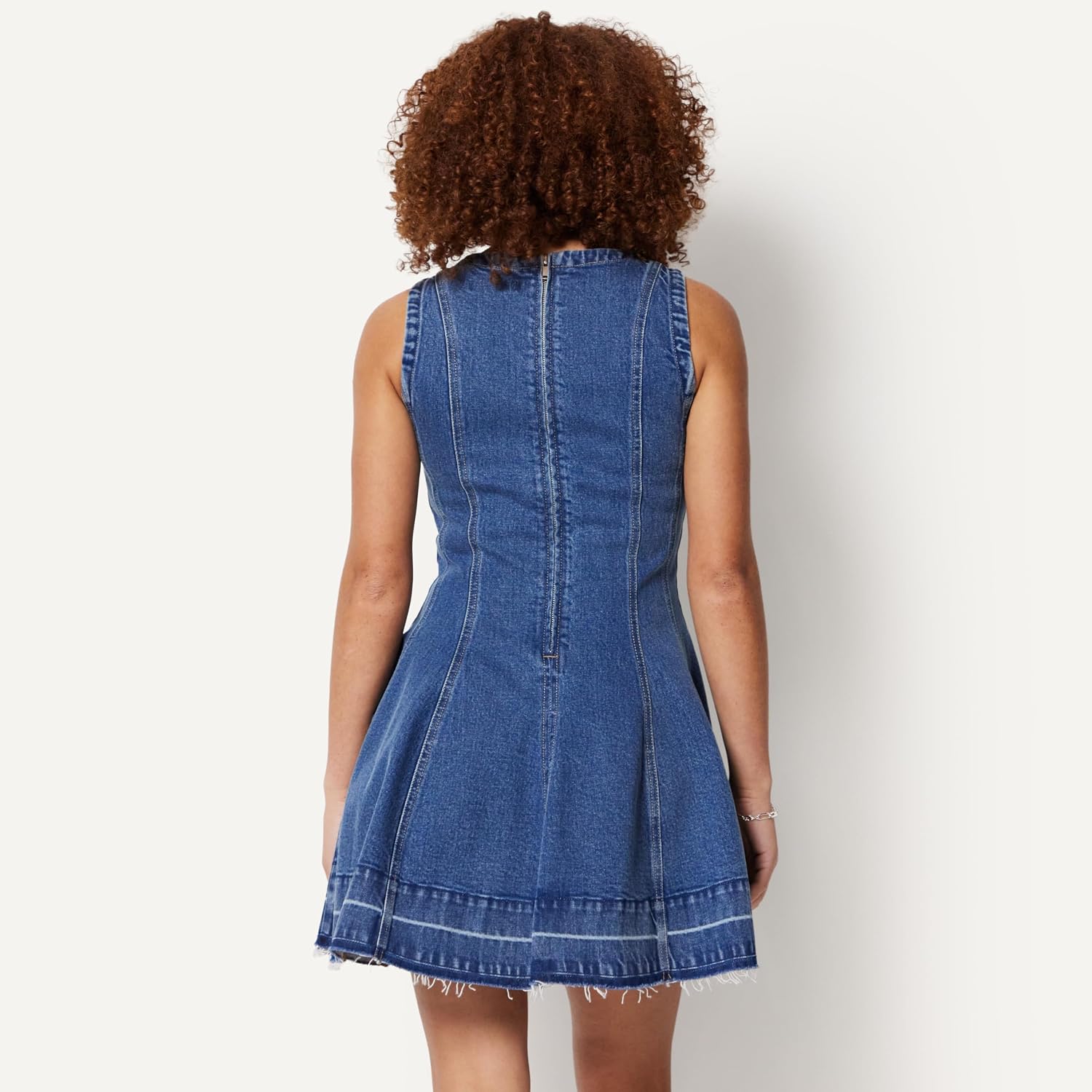 Detalle de Amazon Essentials Women's Fit & Flare Denim Mini Dress