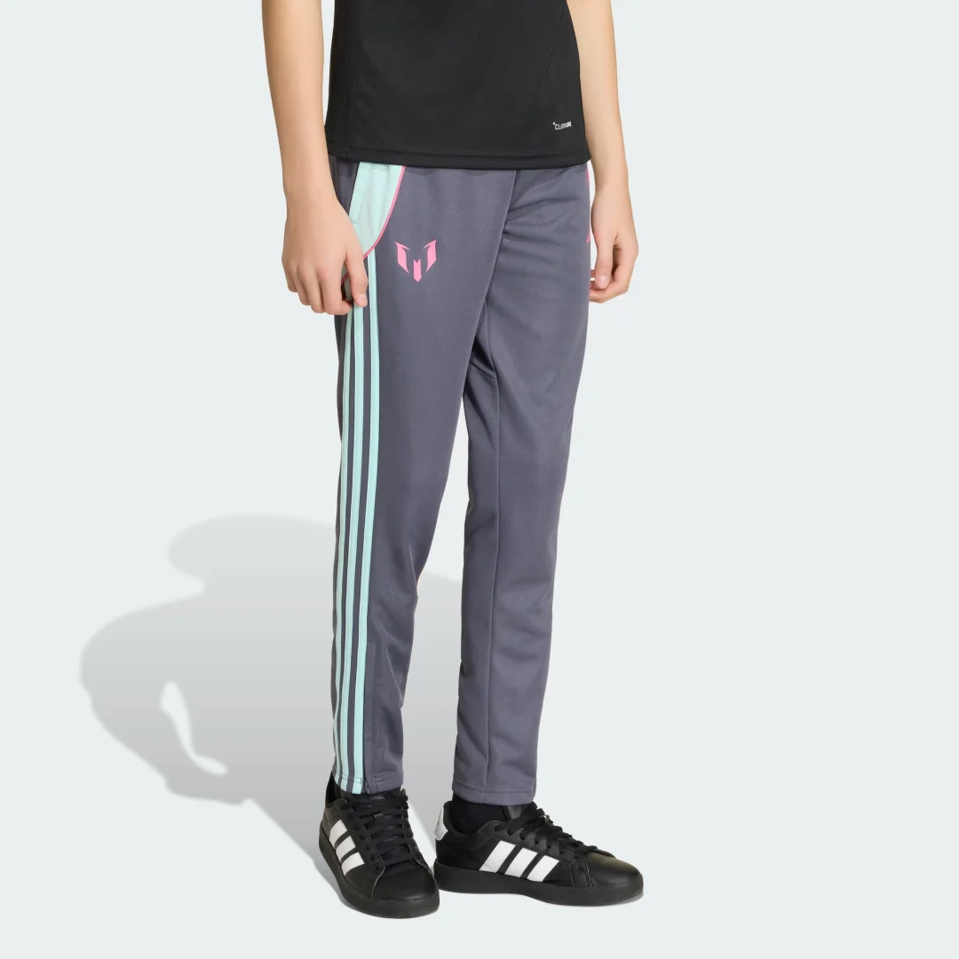 Detalle de Pantalón de entrenamiento Messi de Adidas – Gris