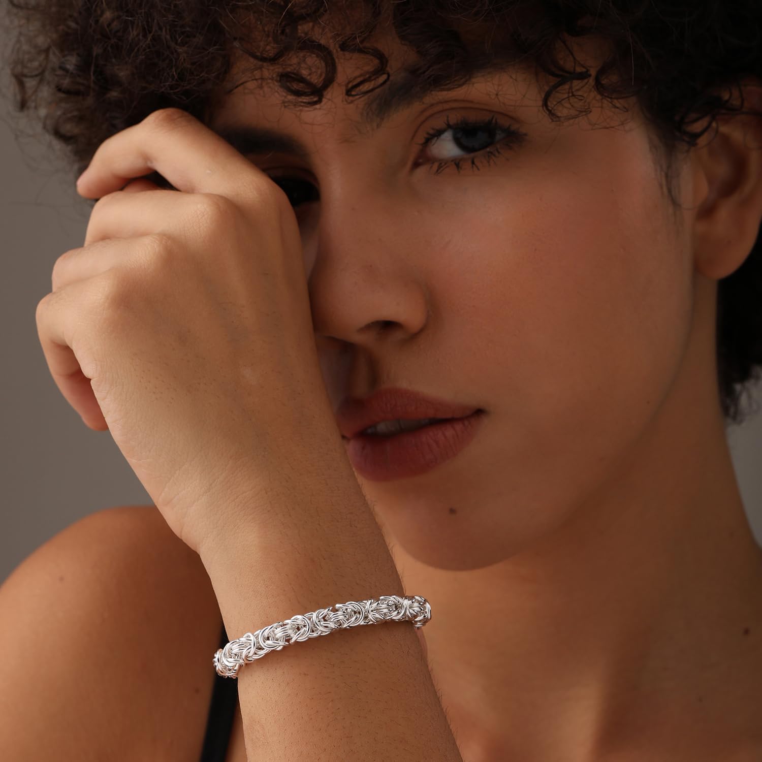 Detalle de LeCalla 925 Sterling Silver Byzantine Bracelet – Italian Sliding Bolo Chain for Women