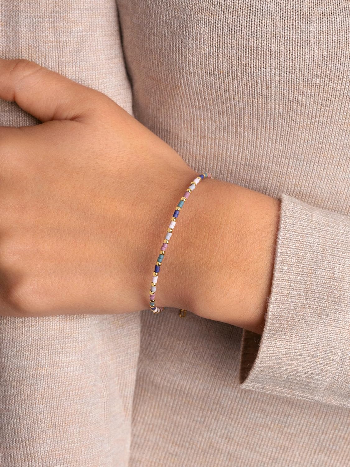 Detalle 2 de SINGULARU - Bracciale Colors: Acciaio placcato oro 18Kt con pietre Miyuki