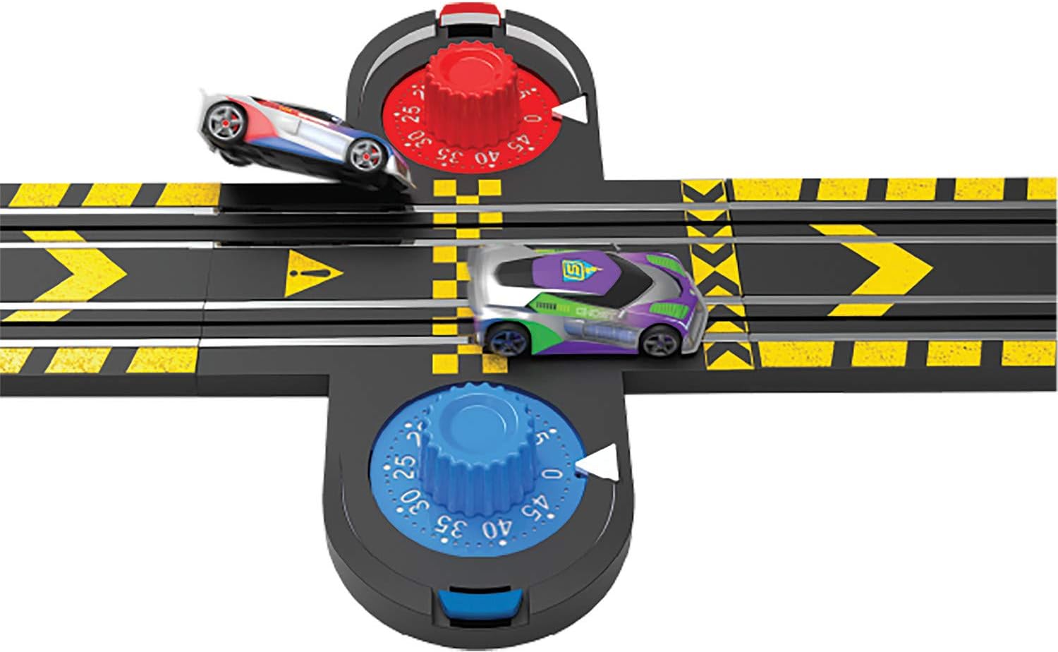Detalle 2 de Micro Scalextric Stunt Extension Pack – Stunt Loop track accessory (11 pieces) to extend layouts by 112cm