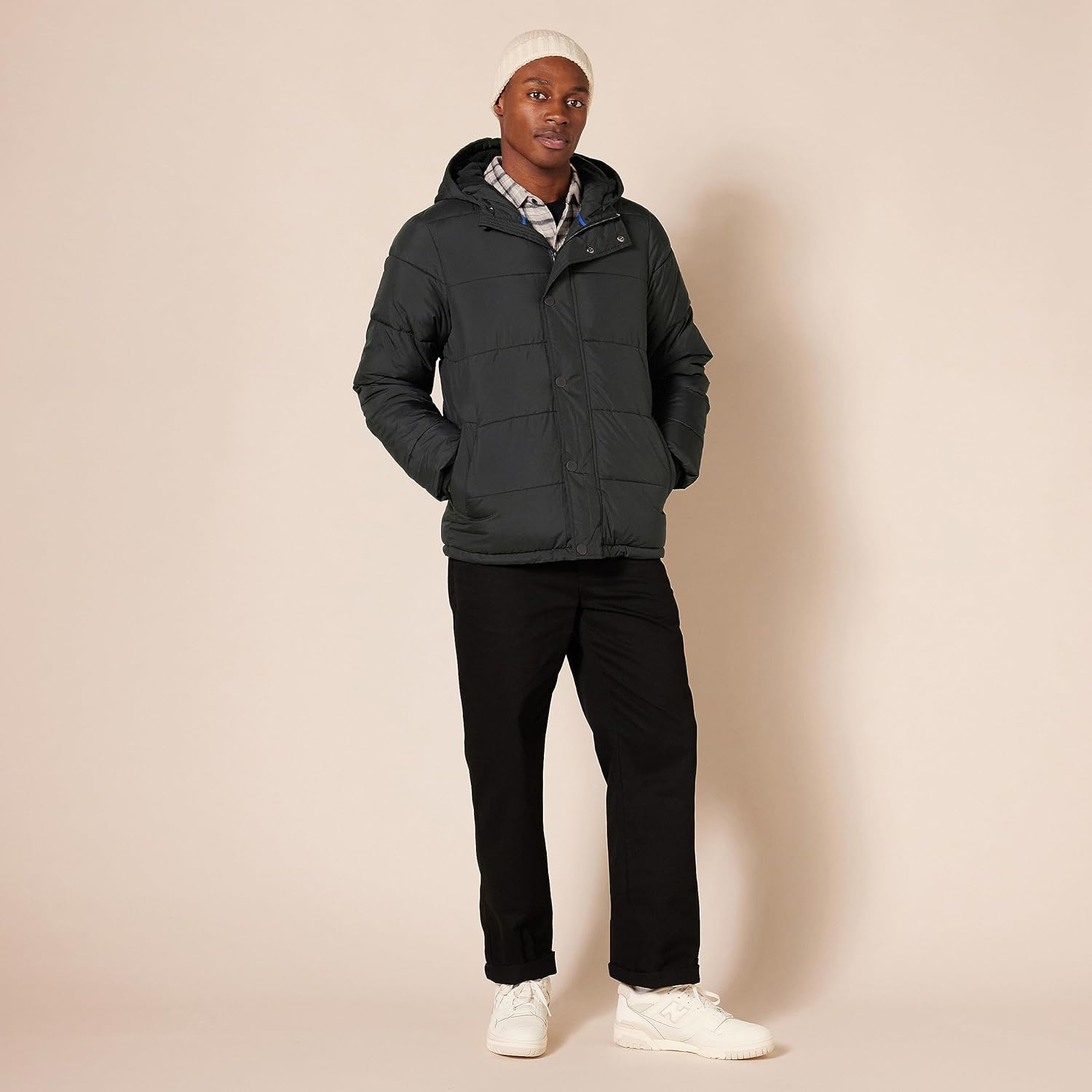 Thumbnail 3 de Amazon Essentials Men’s Winter Heavyweight Hooded Puffer Coat