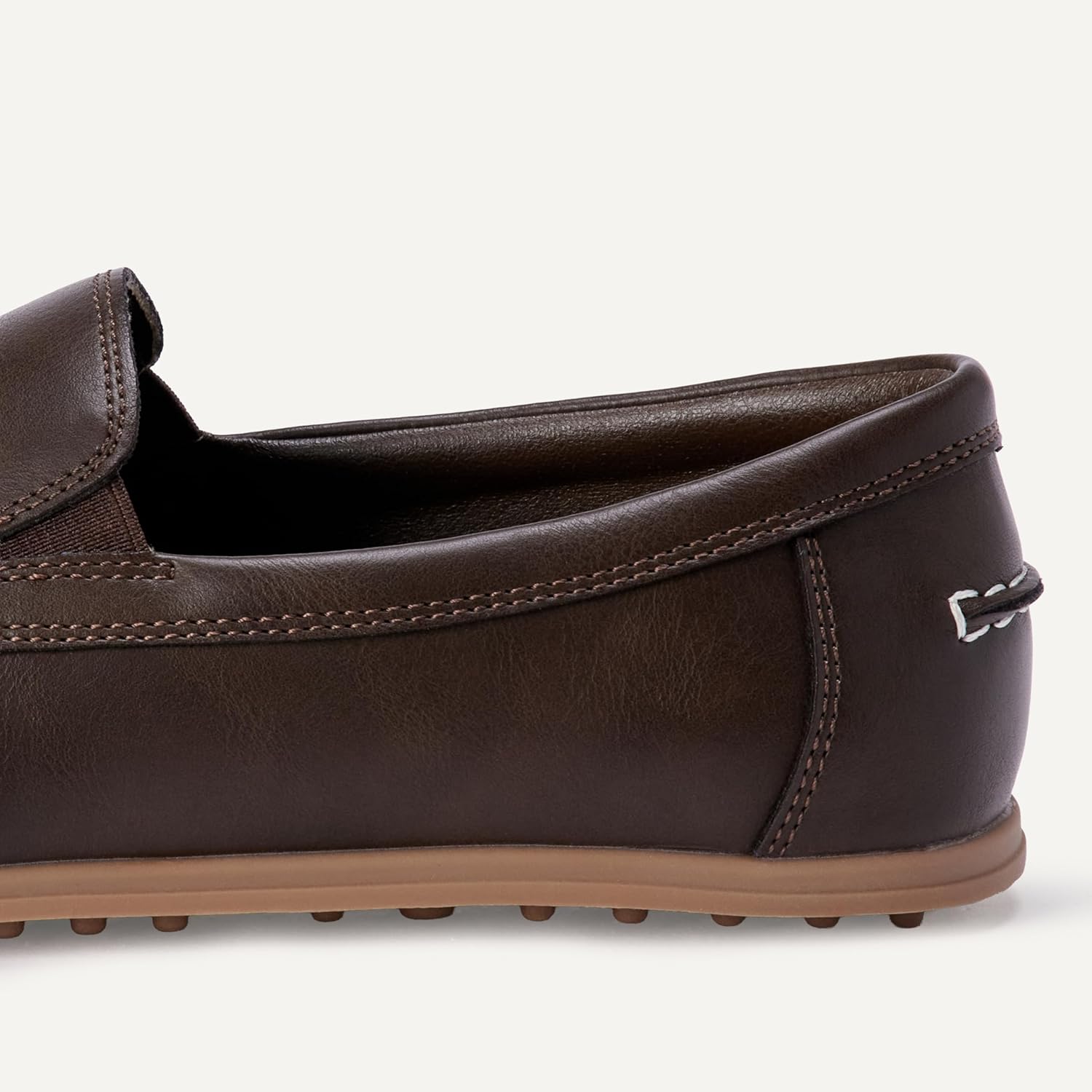 Thumbnail 4 de Amazon Essentials Boys' Moc-Toe Slip-On Loafers