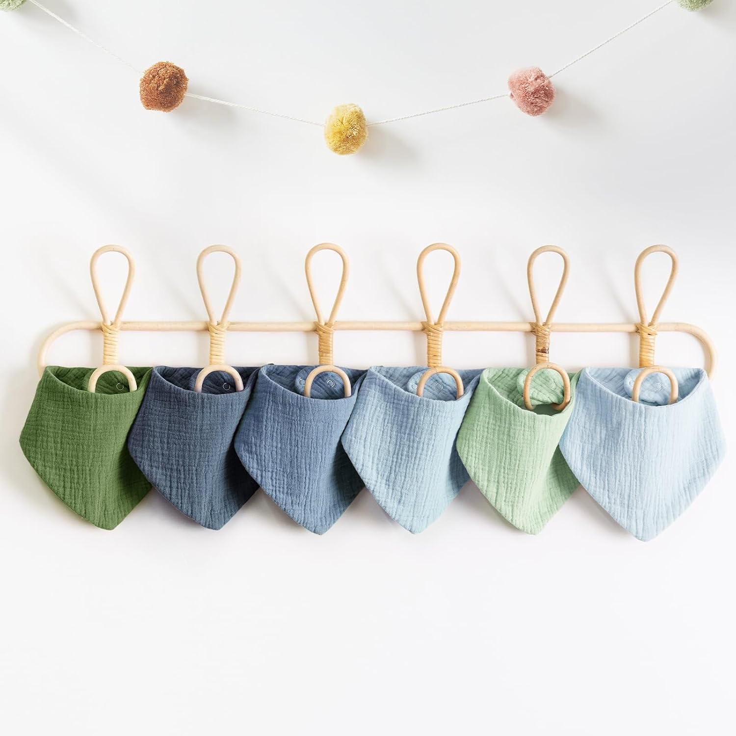 Thumbnail 5 de Yukkidds Baby Bibs 100% Muslin Cotton Dribble Bibs – 6 Pack (Blue & Green)