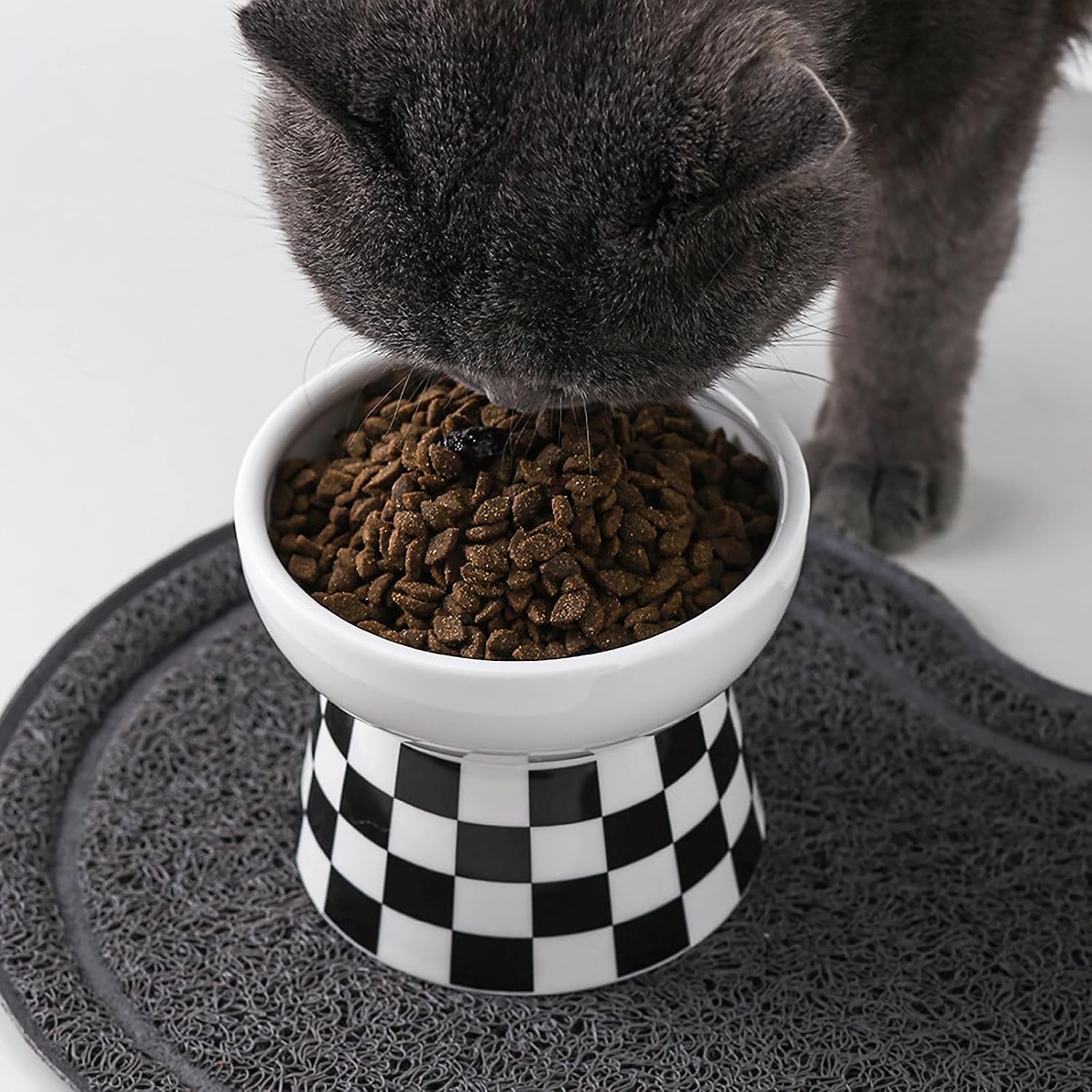 Detalle 2 de Ceramic Cat Bowl elevated anti-whisker design 🐱