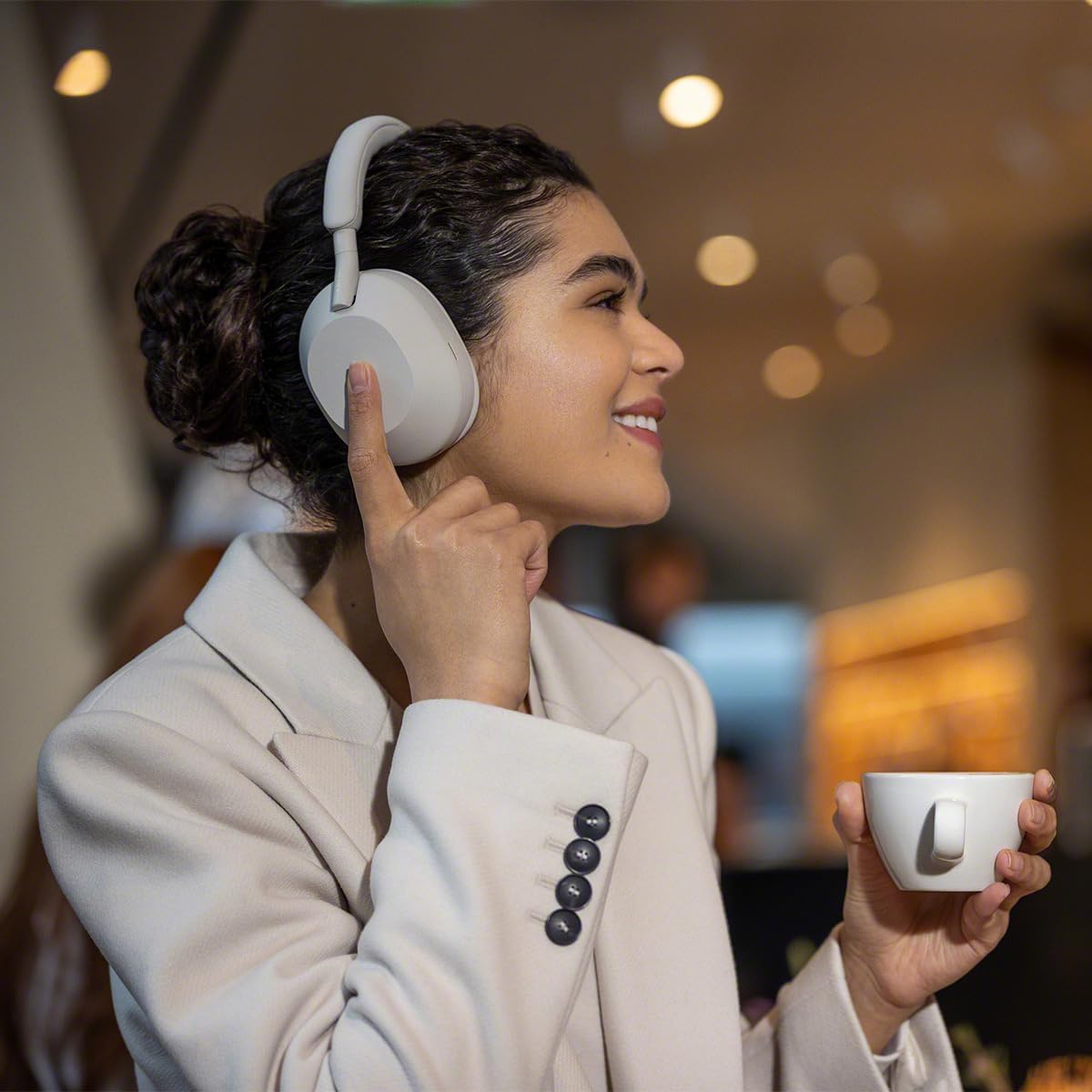 Thumbnail 1 de Sony WH-1000XM5 Premium Noise Cancelling Headphones with Auto NC Optimizer, Alexa Voice Control, 30-Hour Battery (Silver)