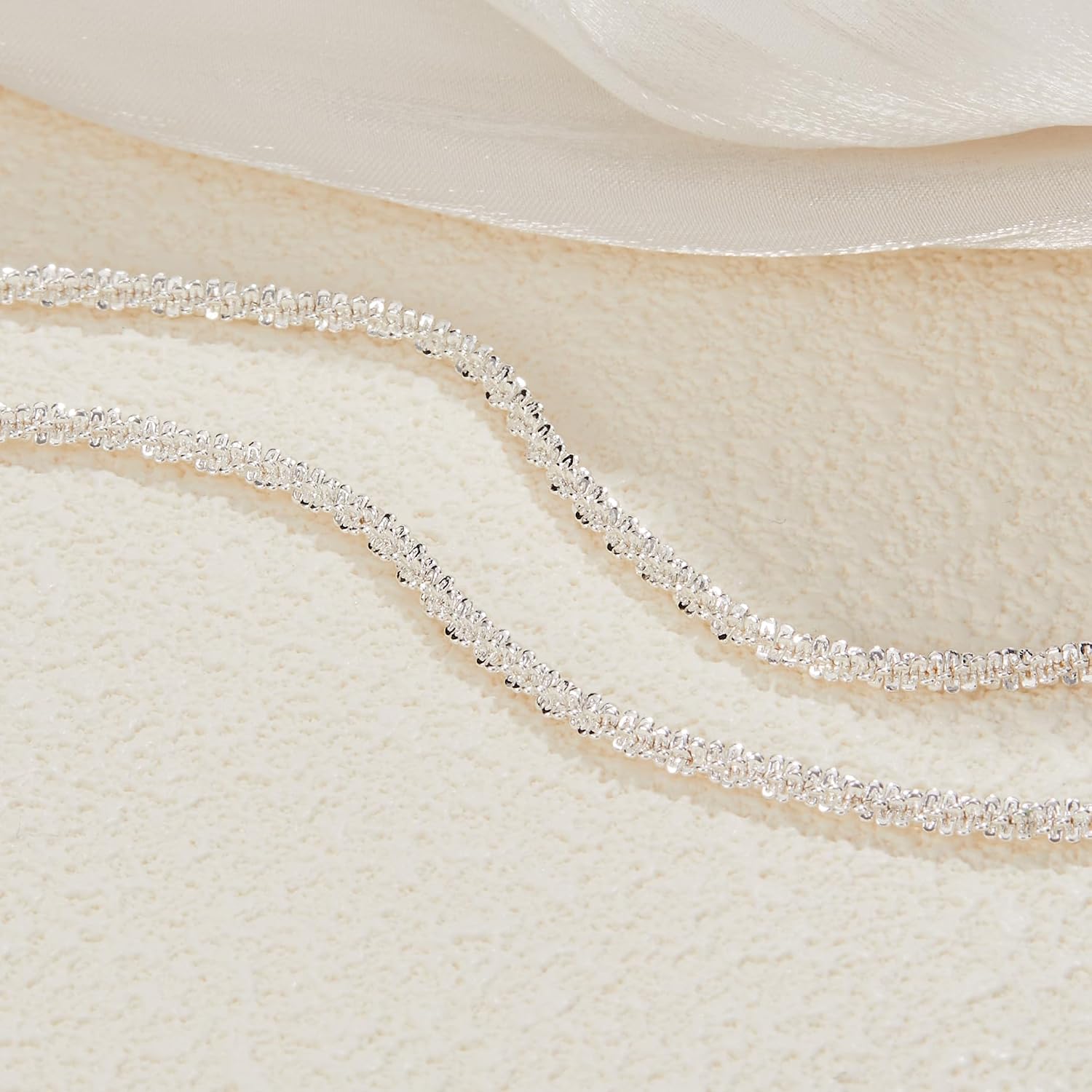 Detalle de Kenivira Silber Layered Halskette für Damen – verstellbare, versilberte Ketten im Set