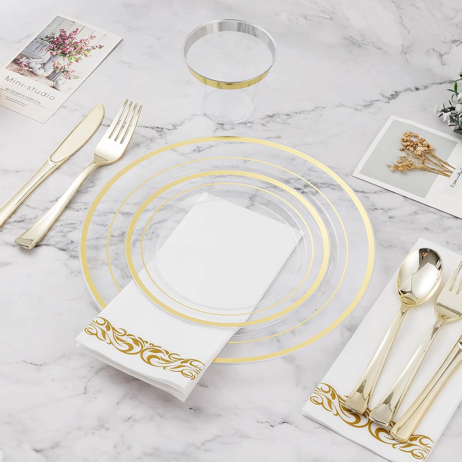 Detalle de BESTVIP 700PCS Clear Gold Disposable Dinnerware Set for 100 Guests