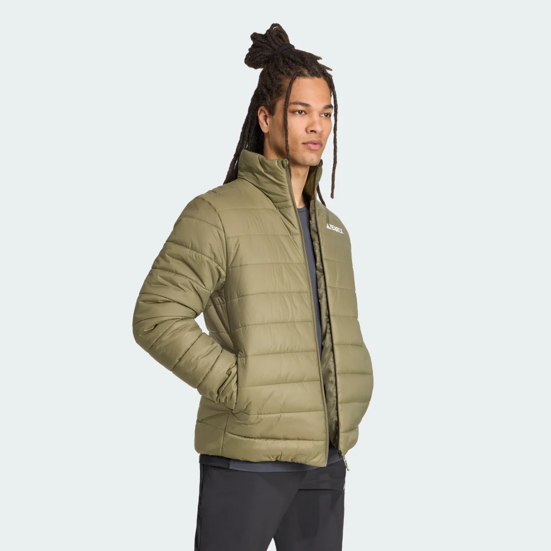 Detalle de Chaqueta aislante Terrex Multi Essentials de Adidas (Verde) – comodidad para outdoor