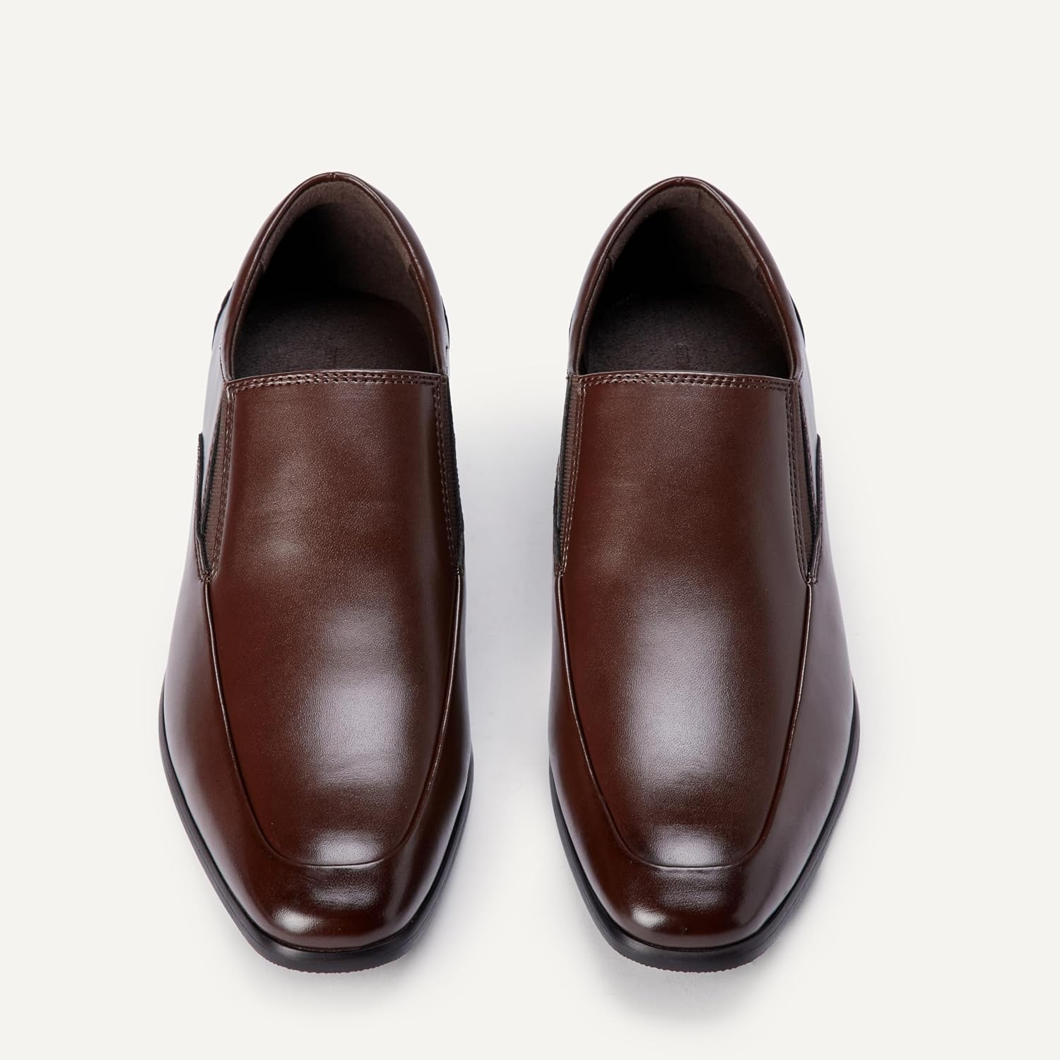 Detalle de Amazon Essentials Men's Elasticated Slip-On Apron Toe Loafer with Memory Foam