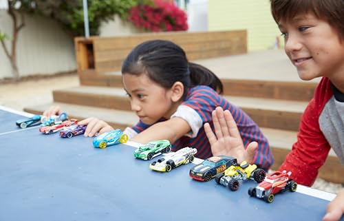 Detalle de Hot Wheels Confezione da 5 Veicoli – Collezione 1:64 con temi diversi (modelli possono variare)