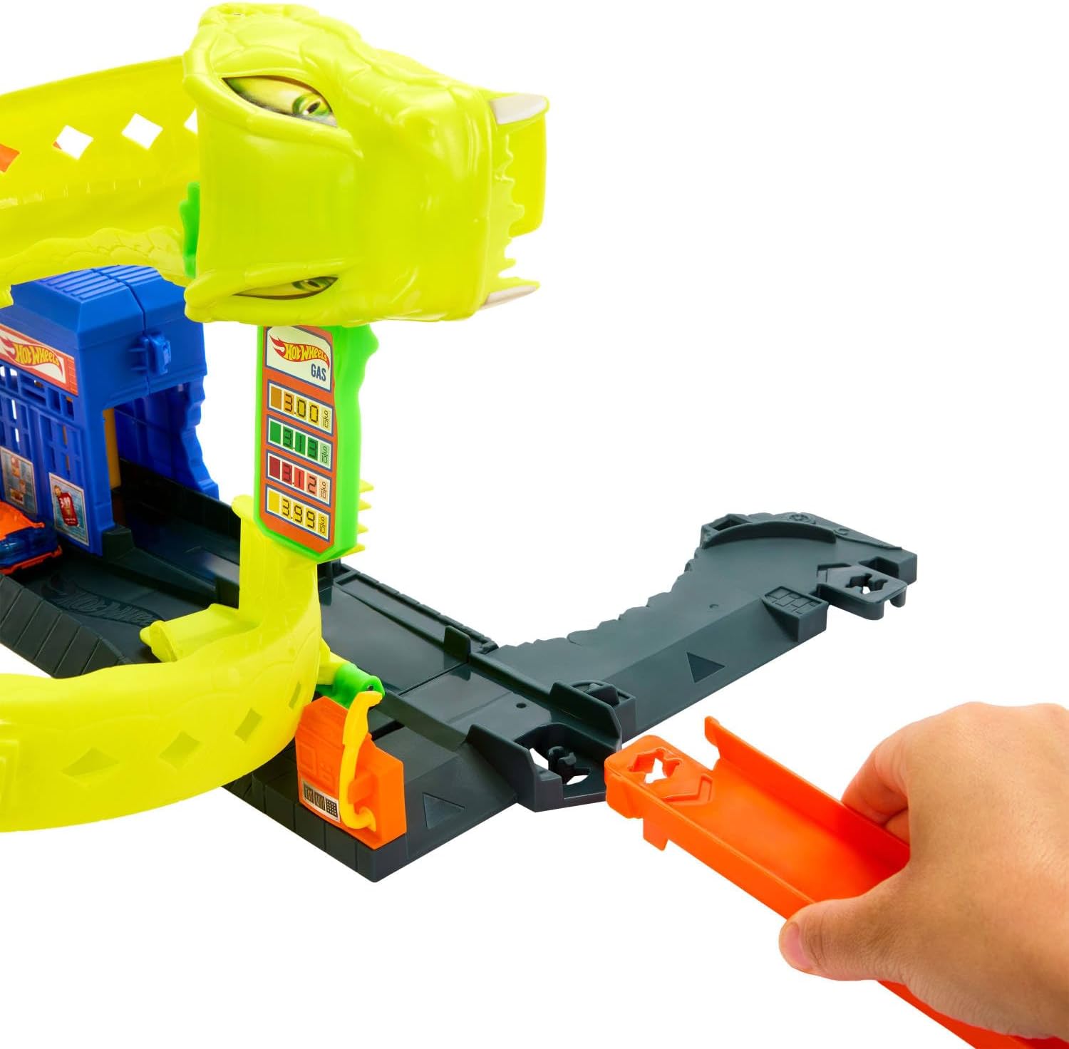 Detalle 2 de Hot Wheels JBM63 Snake Gas Station Playset with 1:64 Car and Corkscrew Loop