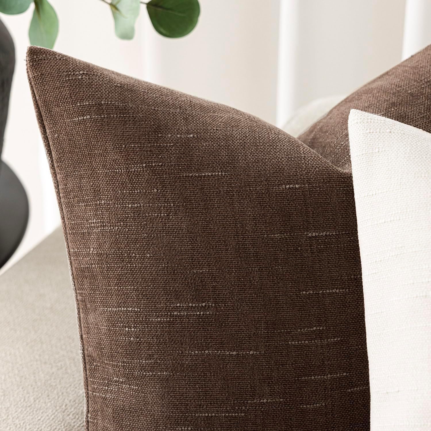 Detalle 2 de Foindtower Chenille Pillow Covers 20x20 🛋
