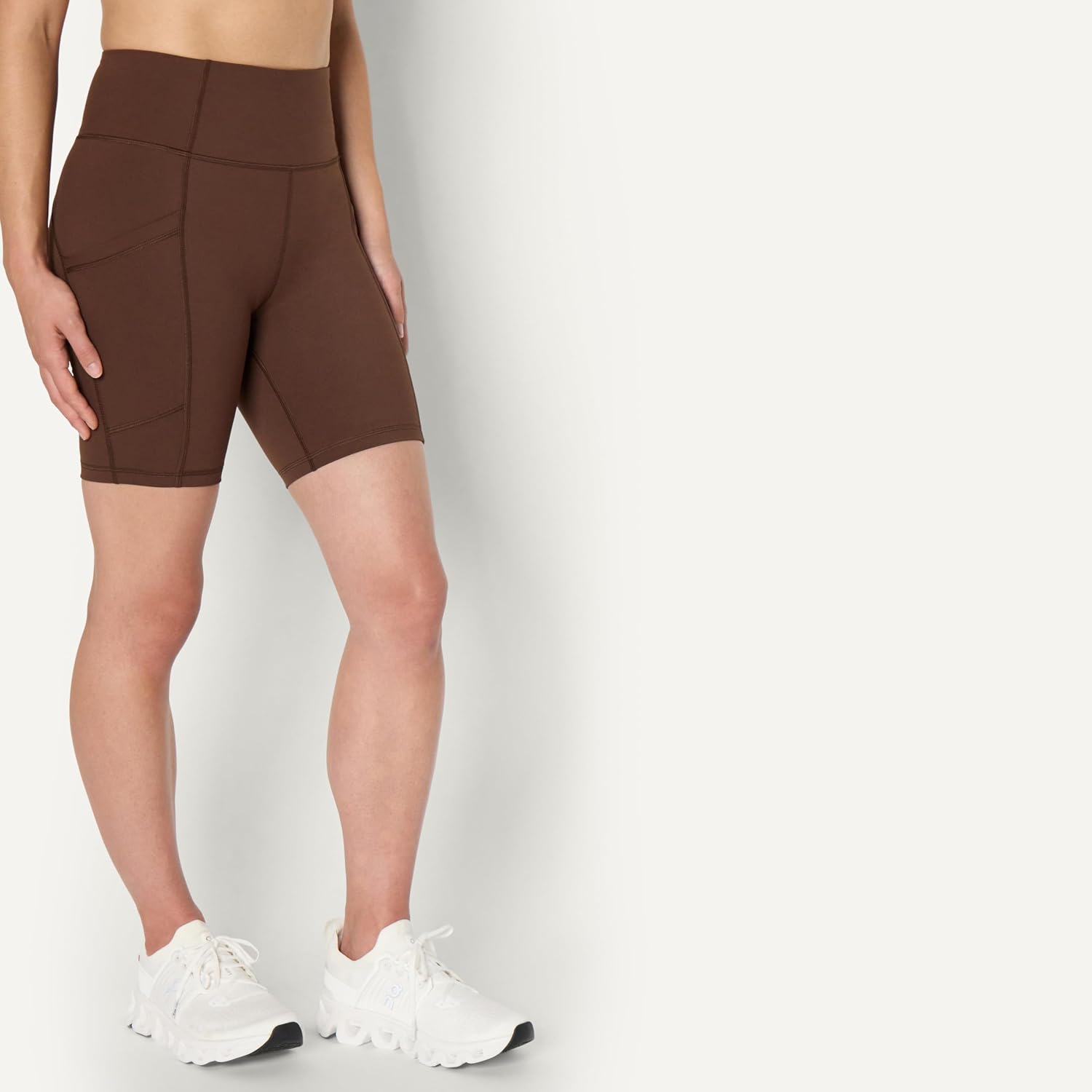 Detalle de Amazon Essentials Women's Active Total Train High-Waist 7” Gym Shorts with Pockets