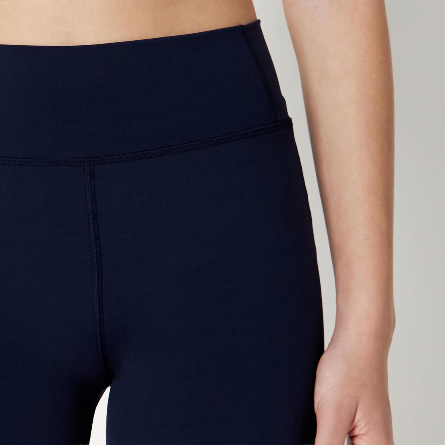 Detalle de Amazon Essentials Girls' Athletic FormFlex Buttery Soft Dance Cartwheel Bike Shorts