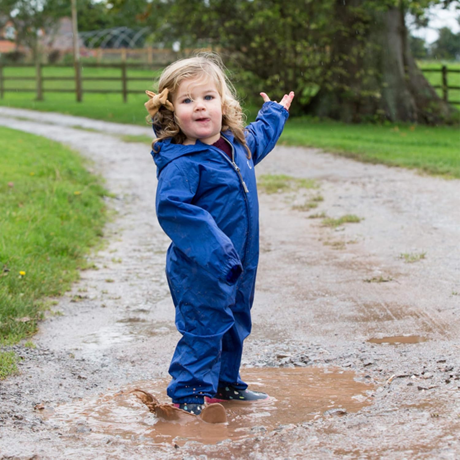Detalle 2 de HIPPYCHICK Waterproof Packasuit (All-in-One) for Rain and Outdoor Activities in Nebulas Blue
