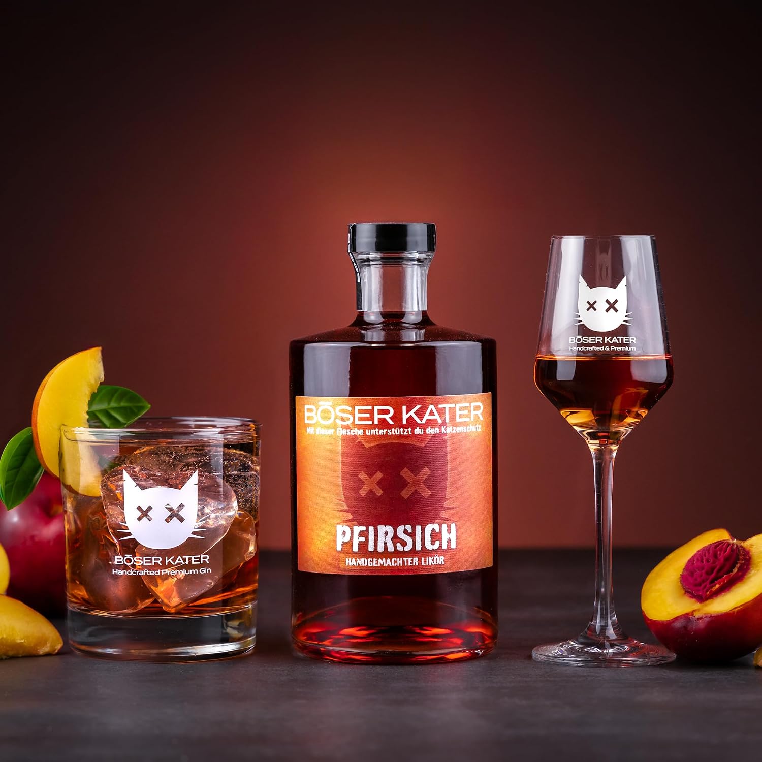 Detalle de BÖSER KATER Pfirsich Likör Geschenkset mit 2 Gläsern – fruchtiger Peach Aperitif für Cocktails & Spritz