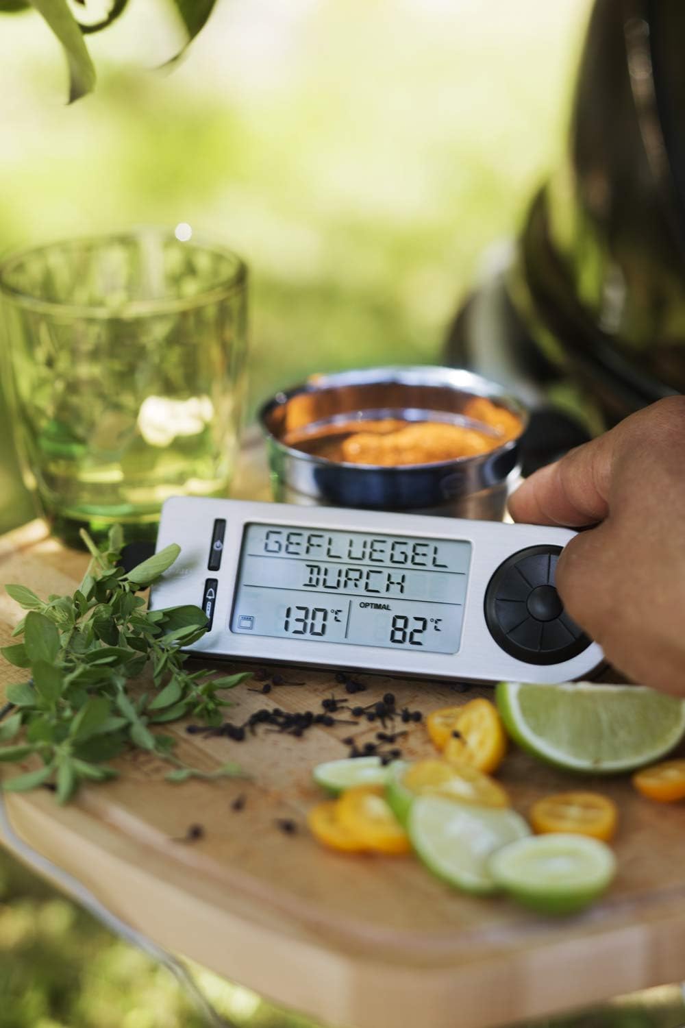 Detalle de RÖSLE Barbecue-Kerntemperaturmesser – hochwertiges Grillthermometer mit Magnethalterung