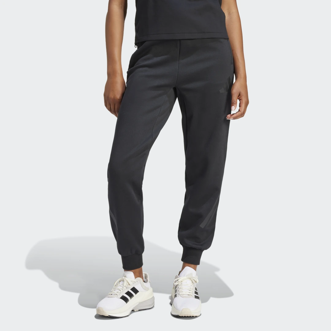 Detalle 2 de Pantalón adidas Z.N.E. – negro, para entrenos y estilo urbano