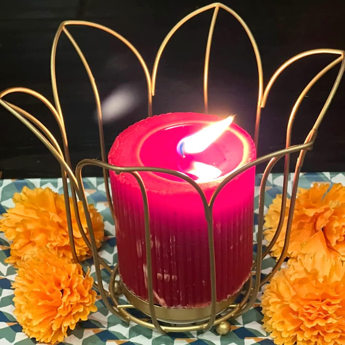 Detalle de Hananona 101-Piece Artificial Marigolds with Stems, Orange Silk Flowers