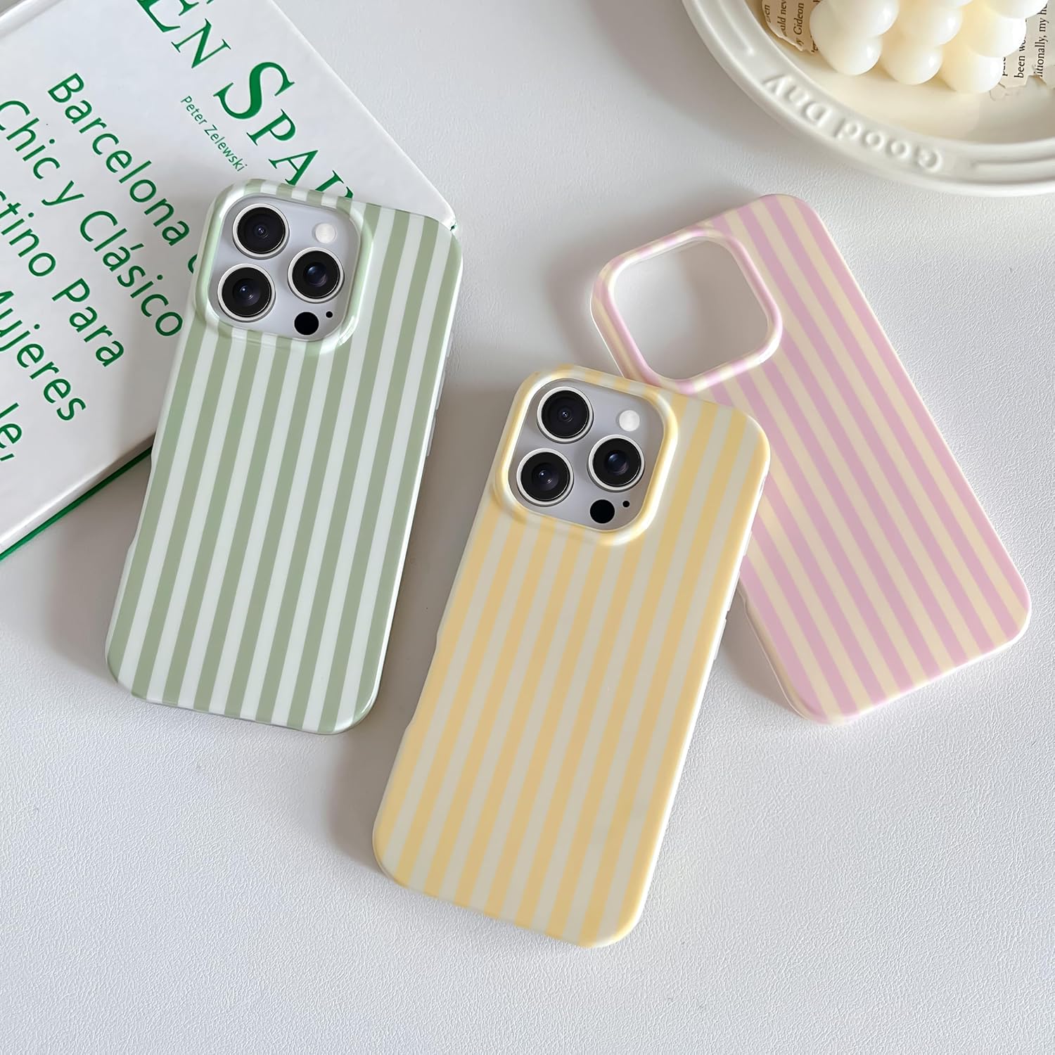 Detalle 2 de Yeddabox YBX-IP16PMAX-SG-ST iPhone 16 Pro Max TPU Case, Sage Green Stripes