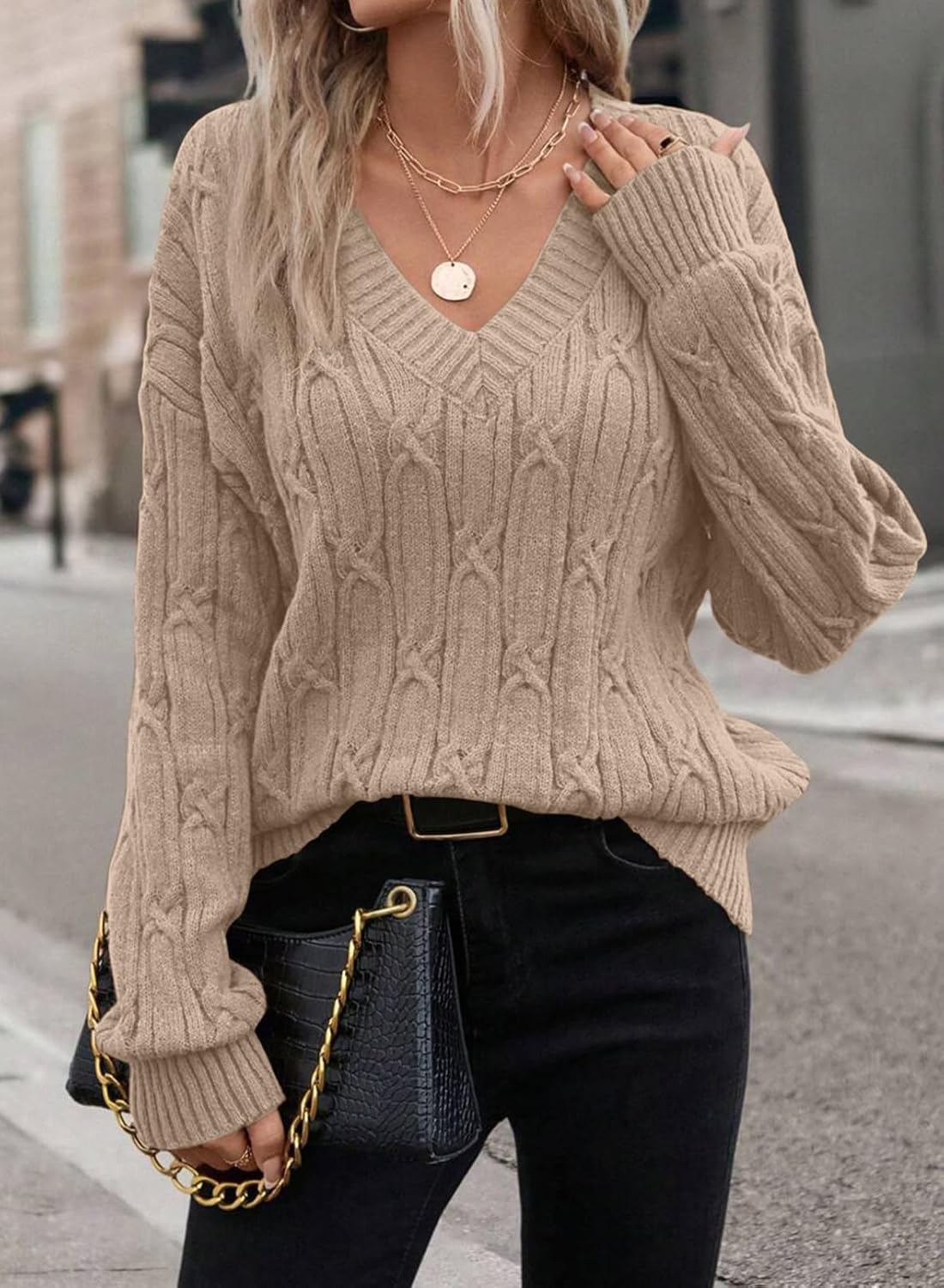 Detalle 2 de SHEWIN Womens V Neck Cable Knit Sweater 2026