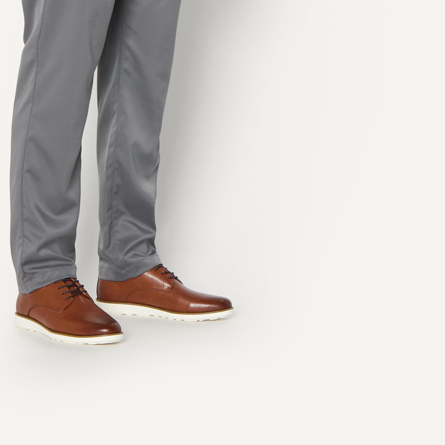 Thumbnail 1 de Amazon Essentials Men's Casual Derby Trainers