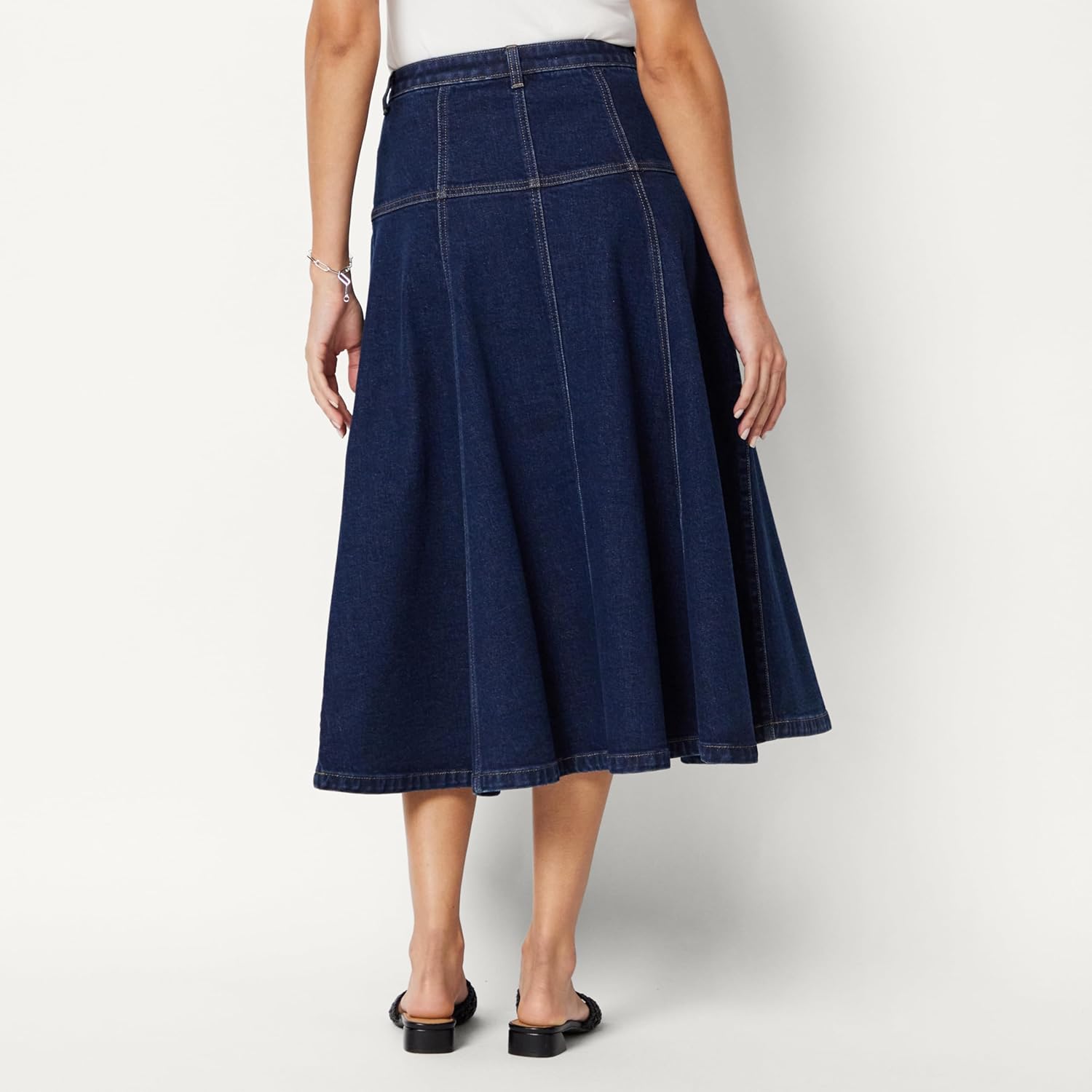 Detalle 2 de Amazon Essentials Women's A-Line High-Rise Denim Button-Down Midi Skirt