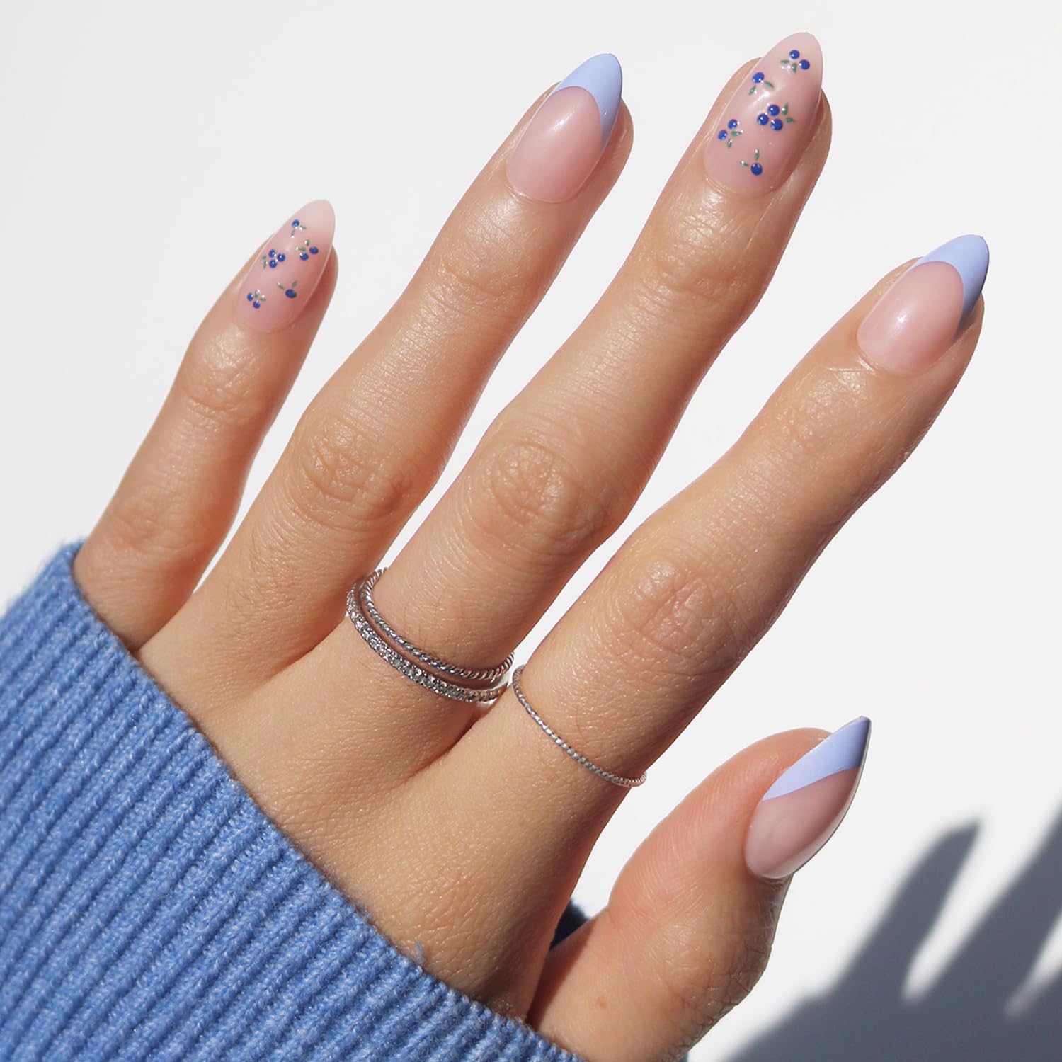 Detalle de Glamnetic Press On Nails - Short Oval Strawberry Matcha Kit (30 Nails, 15 Sizes) with Glue and Accessories