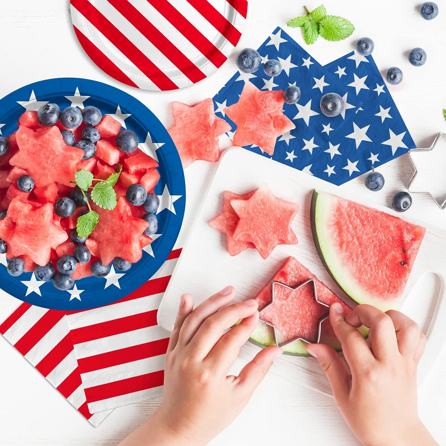Detalle de American Flag Patriotic Party Supplies Disposable Dinnerware Set — Serves 50
