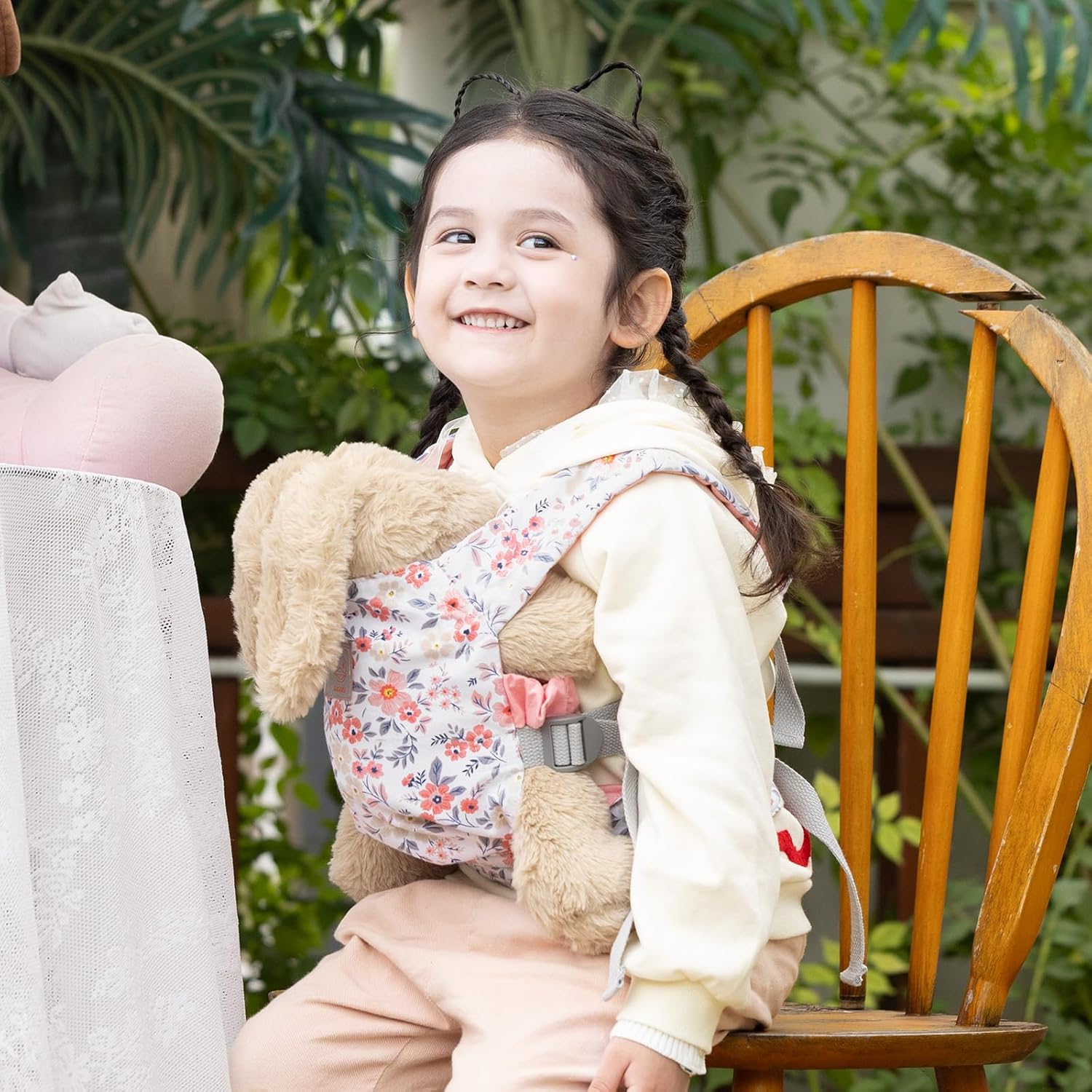 Detalle de GAGAKU Baby Doll Carrier for Little Girls – Pink Wax Flowers