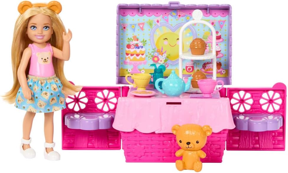 Thumbnail 4 de Barbie Chelsea Tea Party (JJB40) – set con mini bambola Chelsea bionda e 10 accessori, cesta da picnic trasformabile in tavolo