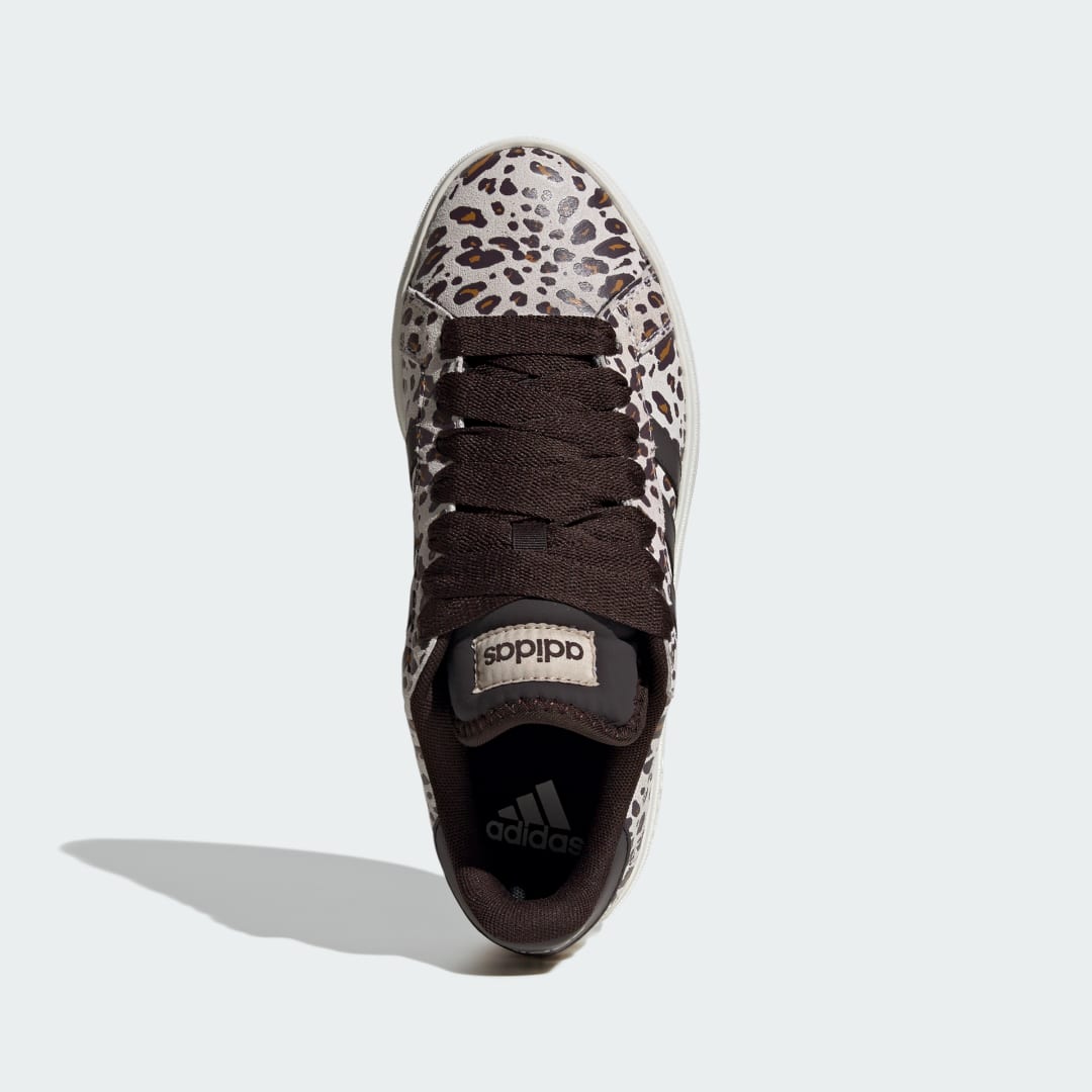 Detalle de Zapatilla Grand Court Base 00s de Adidas en Beige