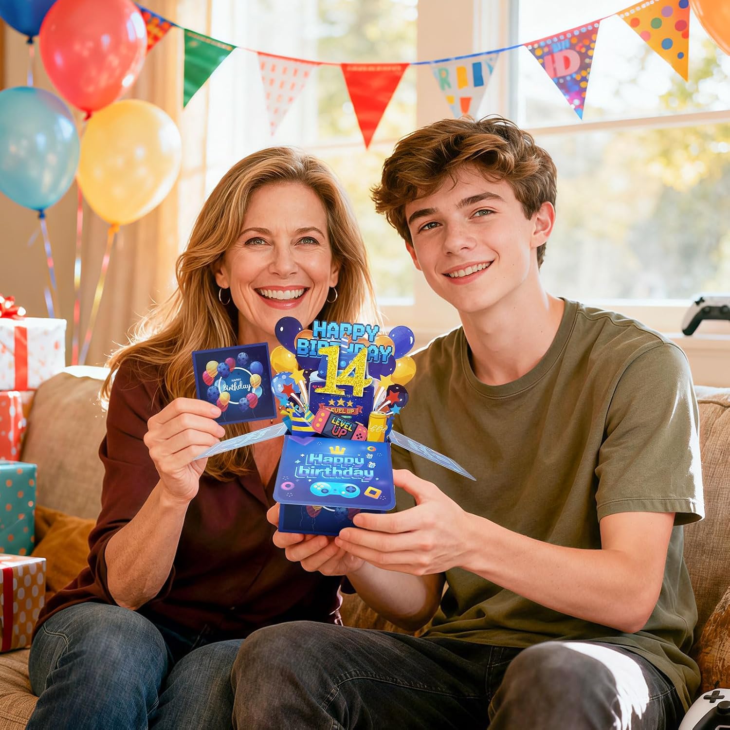 Detalle de Hierein 14th Birthday Card – Pop Up 14 with LEVEL UP design