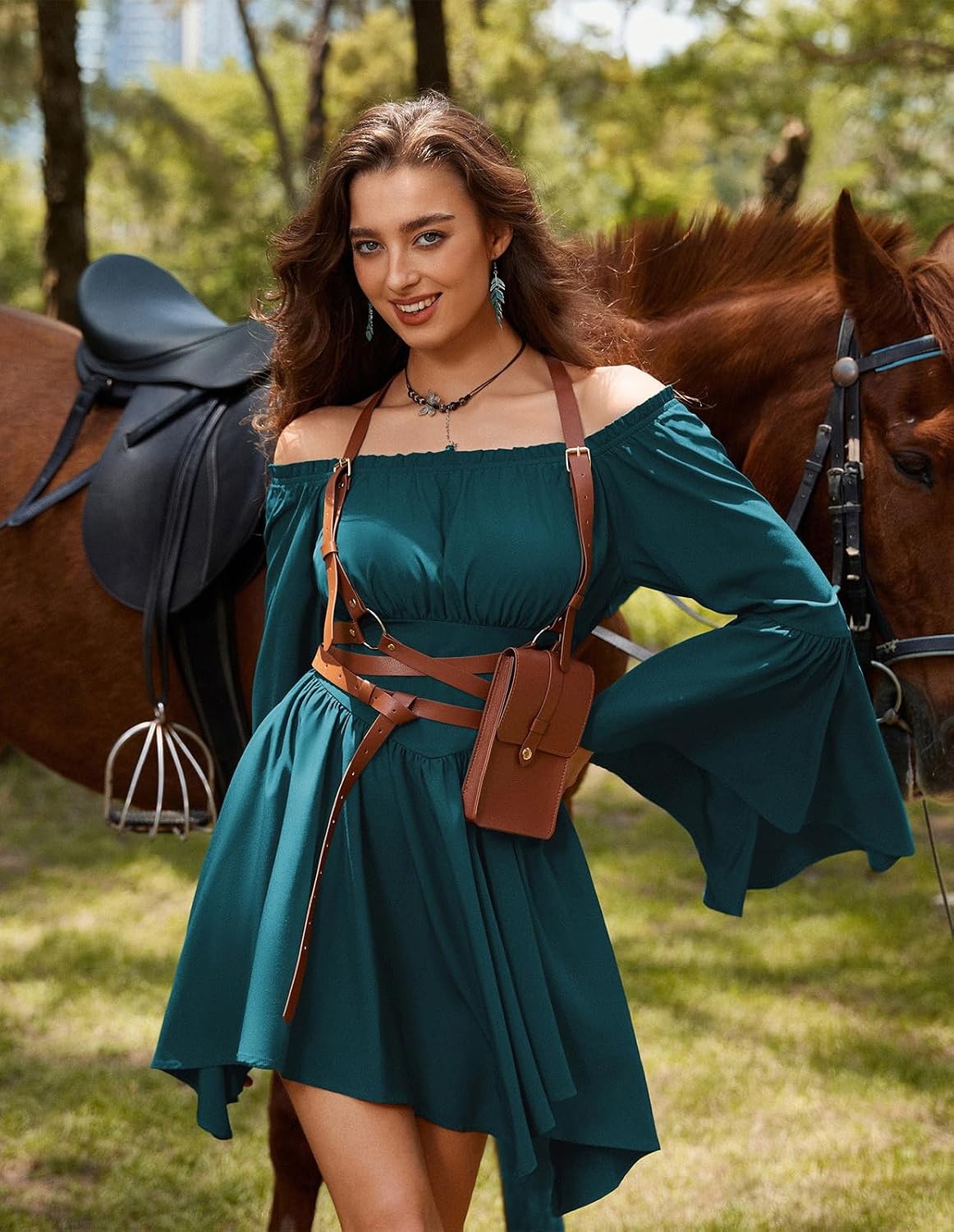 Detalle de Scarlet Darkness Renaissance Off-Shoulder Dress