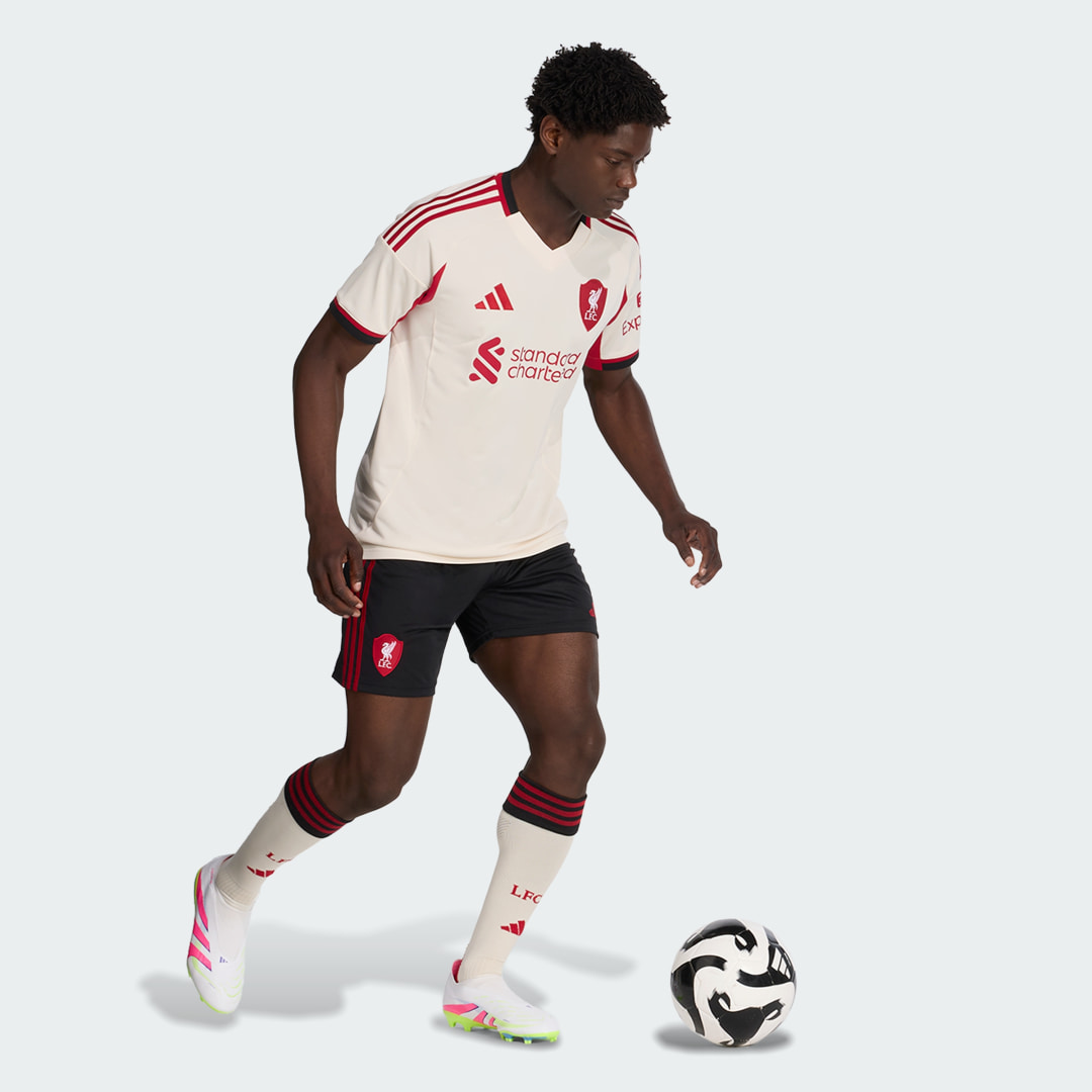 Detalle de Pantalón corto segunda equipación Liverpool FC 25/26 de Adidas