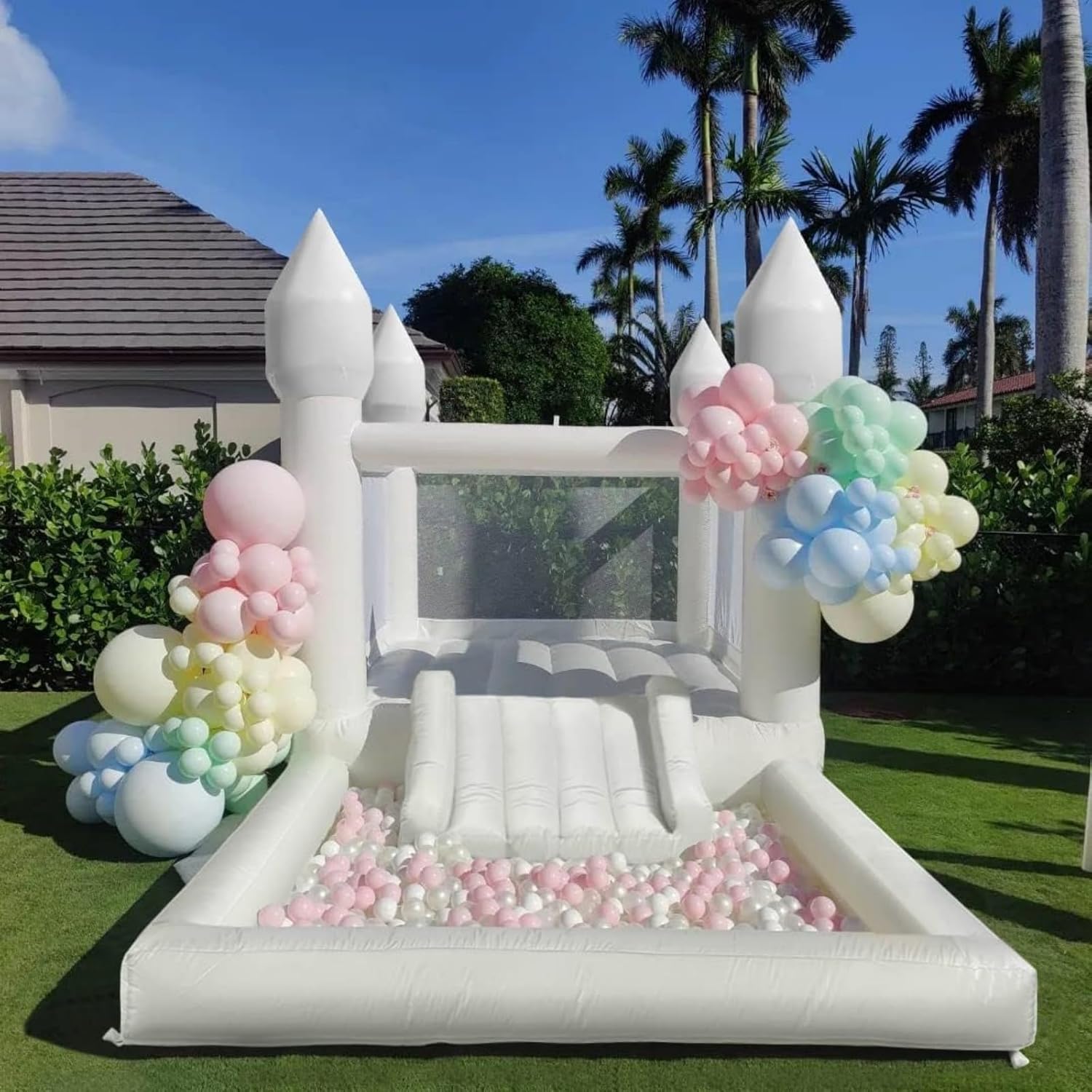 Detalle de Inflatable White Bounce House 13' L 🎪