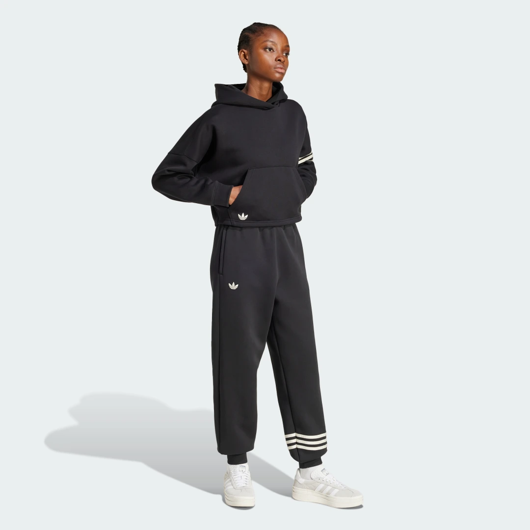 Detalle de Sudadera con capucha Neuclassics de Adidas – Negro
