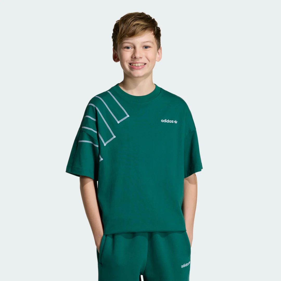 Thumbnail 2 de Camiseta holgada con diseño de bloques de Adidas — verde, comodidad para el día a día